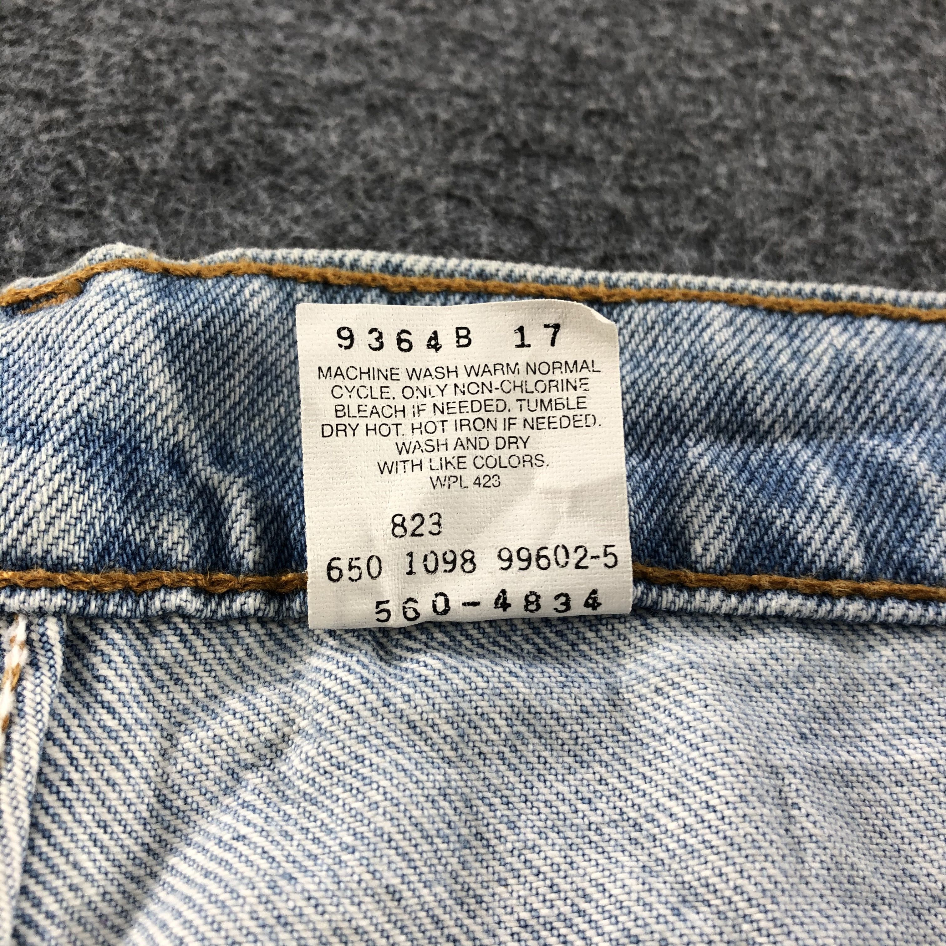 Levi's 90s Vintage Light Wash Levis 560 Jeans- J1350 Size US 31 - 11 Thumbnail