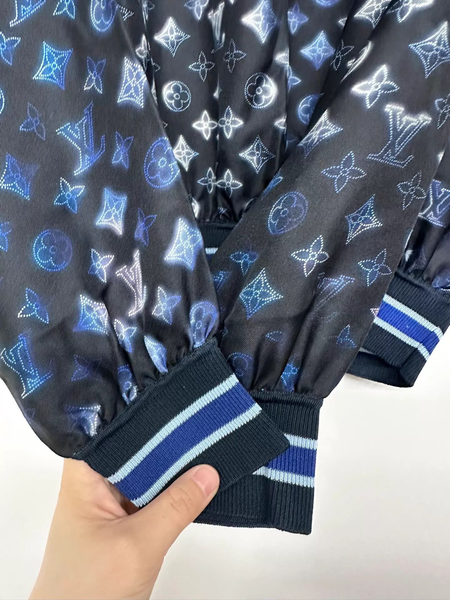 Louis Vuitton Louis Vuitton allover top women's XS new with tags Size XS / US 0-2 / IT 36-38 - 8 Thumbnail
