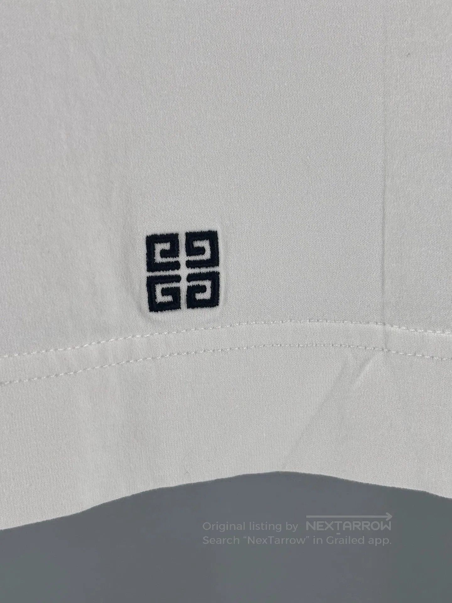 Givenchy givenchy men’s white cotton t-shirt with logo. Size US S / EU 44-46 / 1 - 4 Thumbnail