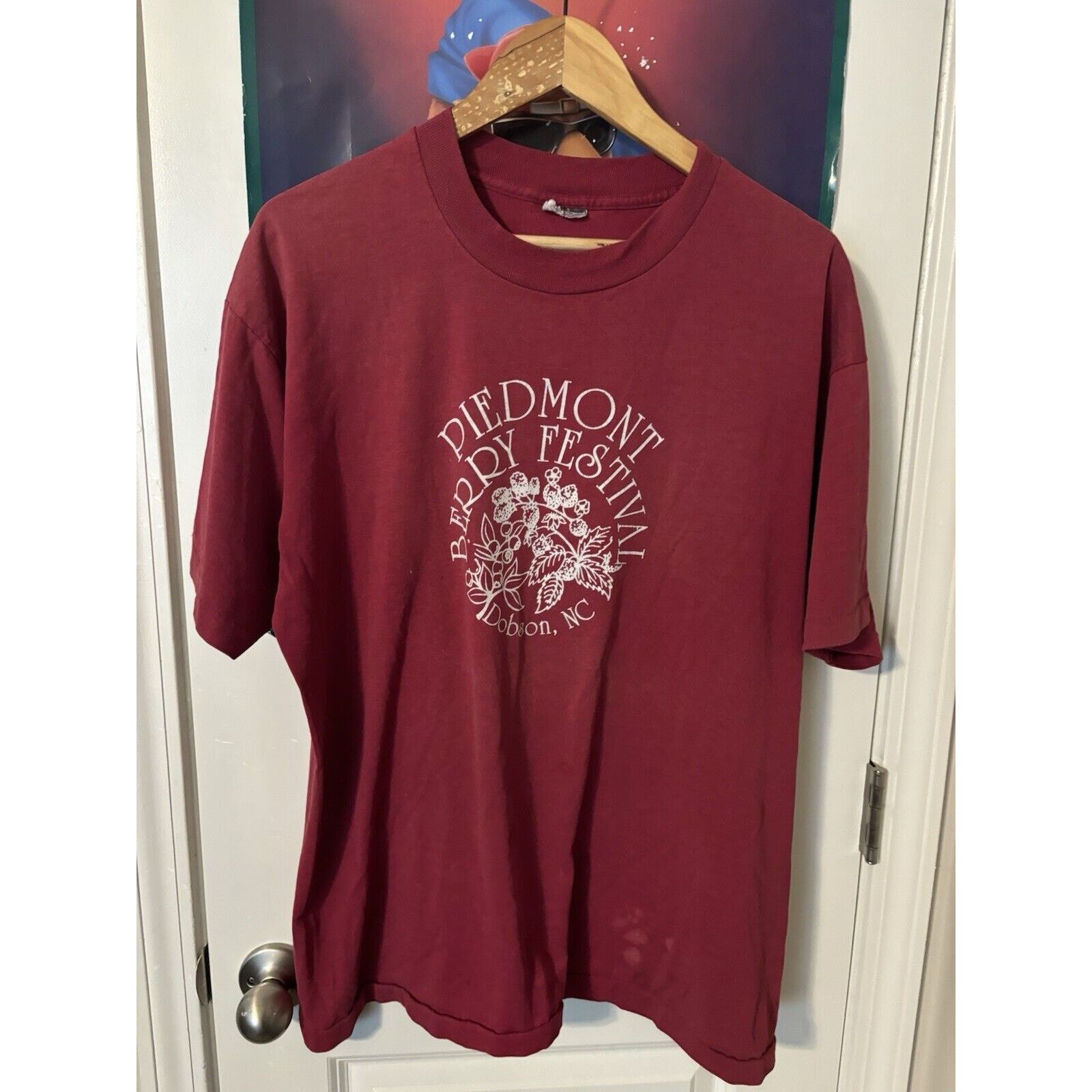 Other Vintage Piedmont berry festival faded red T-shirt Size XL Size US XL / EU 56 / 4 - 1 Thumbnail