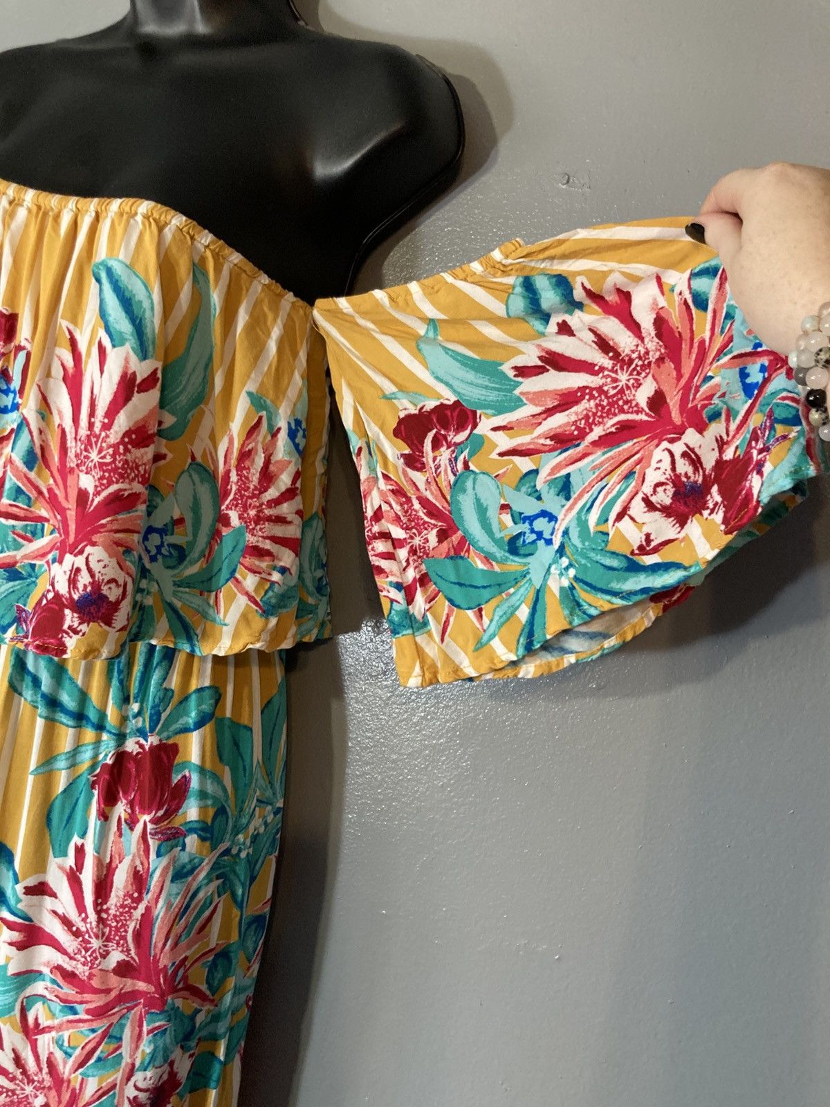 Other Flying tomato, yellow striped floral off shoulder jumpsuit Size 30" / US 8 / IT 44 - 5 Thumbnail