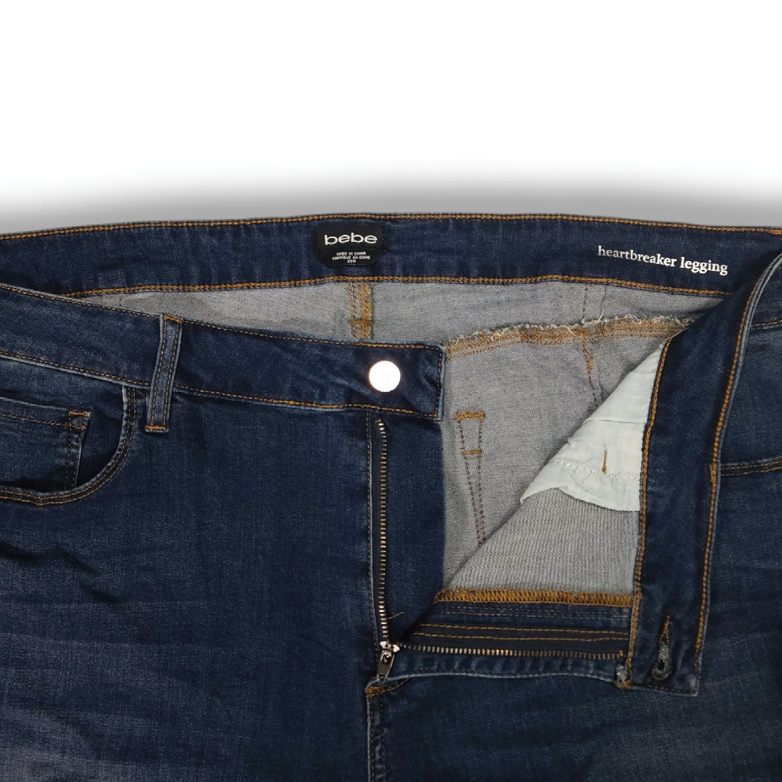 Bebe EUC Bebe Heartbreaker Skinny Legging Jeans Sz. 22Wx26 Size 40" / US 18 - 4 Thumbnail
