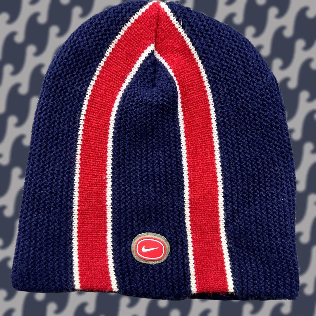 Nike VINTAGE Nike Bowler Beanie Hat One Size Red Blue Central Swoosh Unisex Adults Knit Beanie Mens Womens Boys Girls Size ONE SIZE - 1 Thumbnail