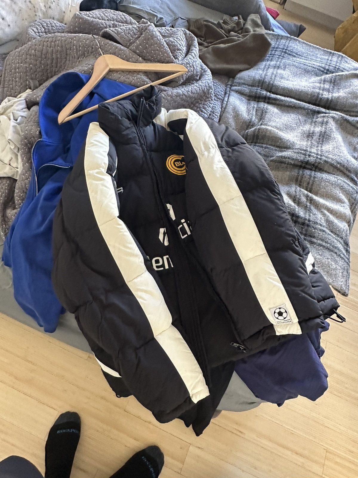 Balenciaga balenciaga oversized puffer coat size 46 Size US S / EU 44-46 / 1 - 7 Thumbnail