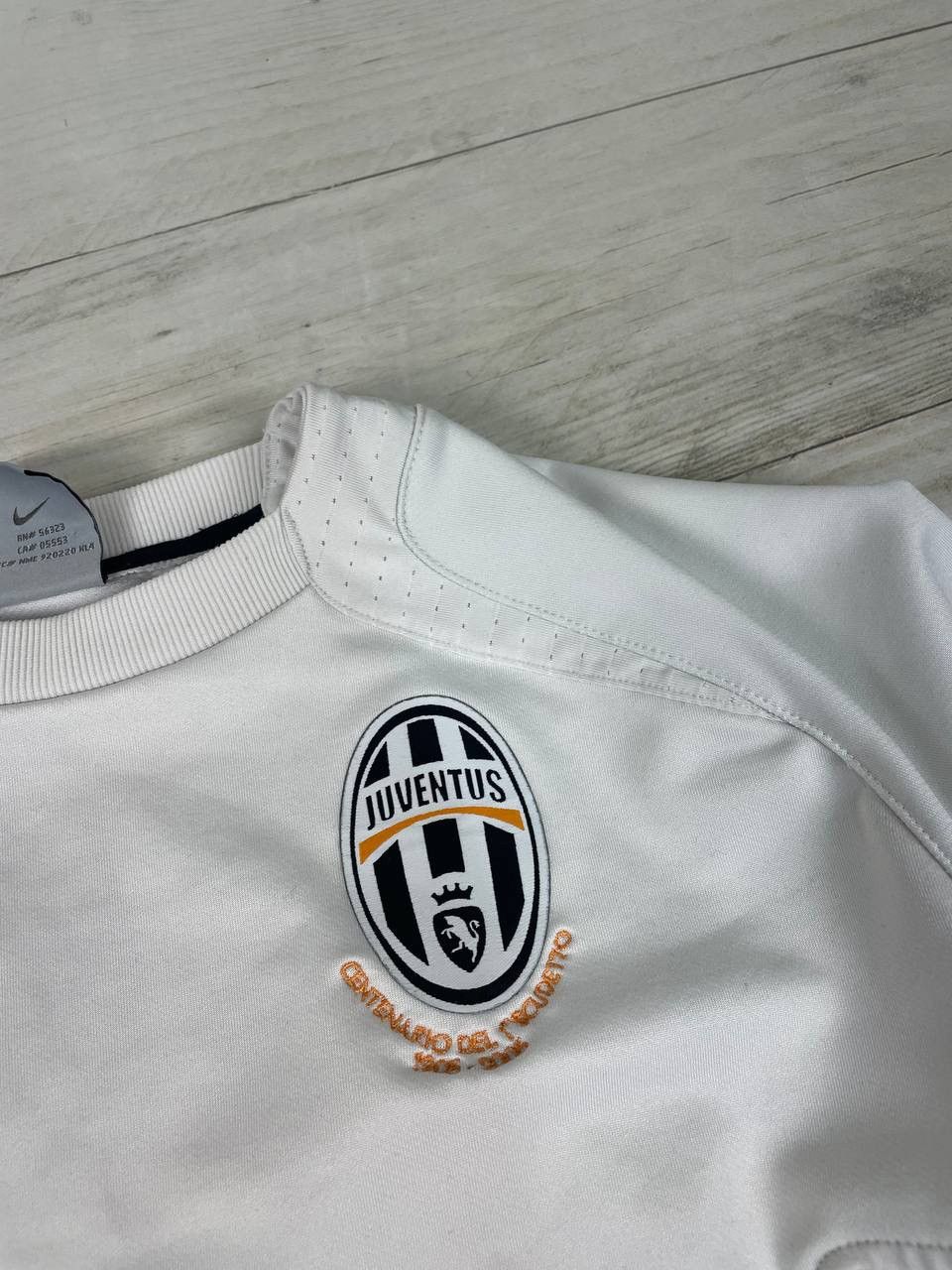 Nike Vintage Nike Juventus 2005 2006 Training Sweatshirt Soccer Size US M / EU 48-50 / 2 - 9 Thumbnail