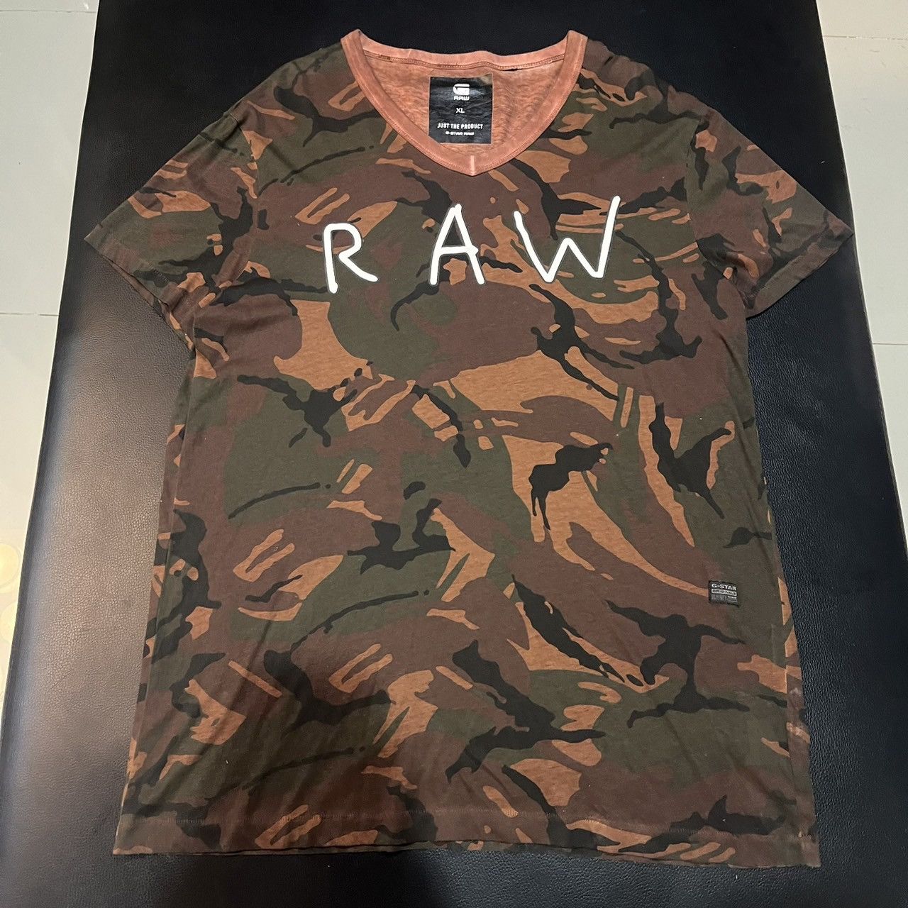 G-Star G-Star RAW Camo Type Print V-Neck Tee Size US XL / EU 56 / 4 - 1 Thumbnail