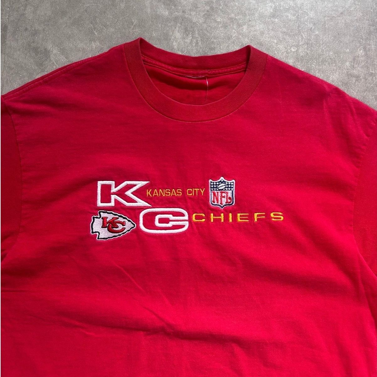 Puma 90s Vintage Kansas City Chiefs Red Embroidered T Shirt L Size US L / EU 52-54 / 3 - 2 Thumbnail