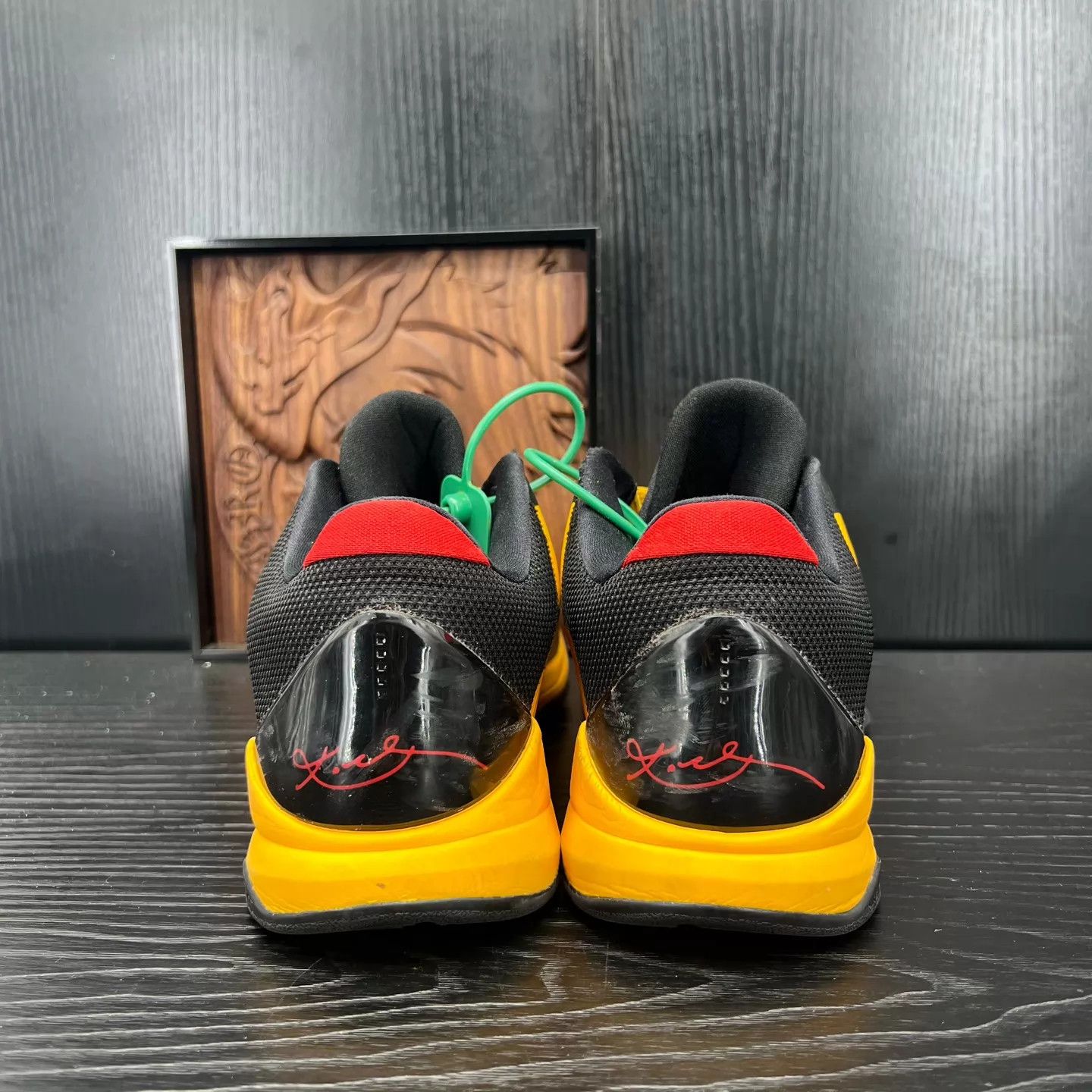 Nike ZK5 Bruce Lee Black/Yellow 44.5 2x Indoor Size US 11.5 / EU 44-45 - 8 Thumbnail