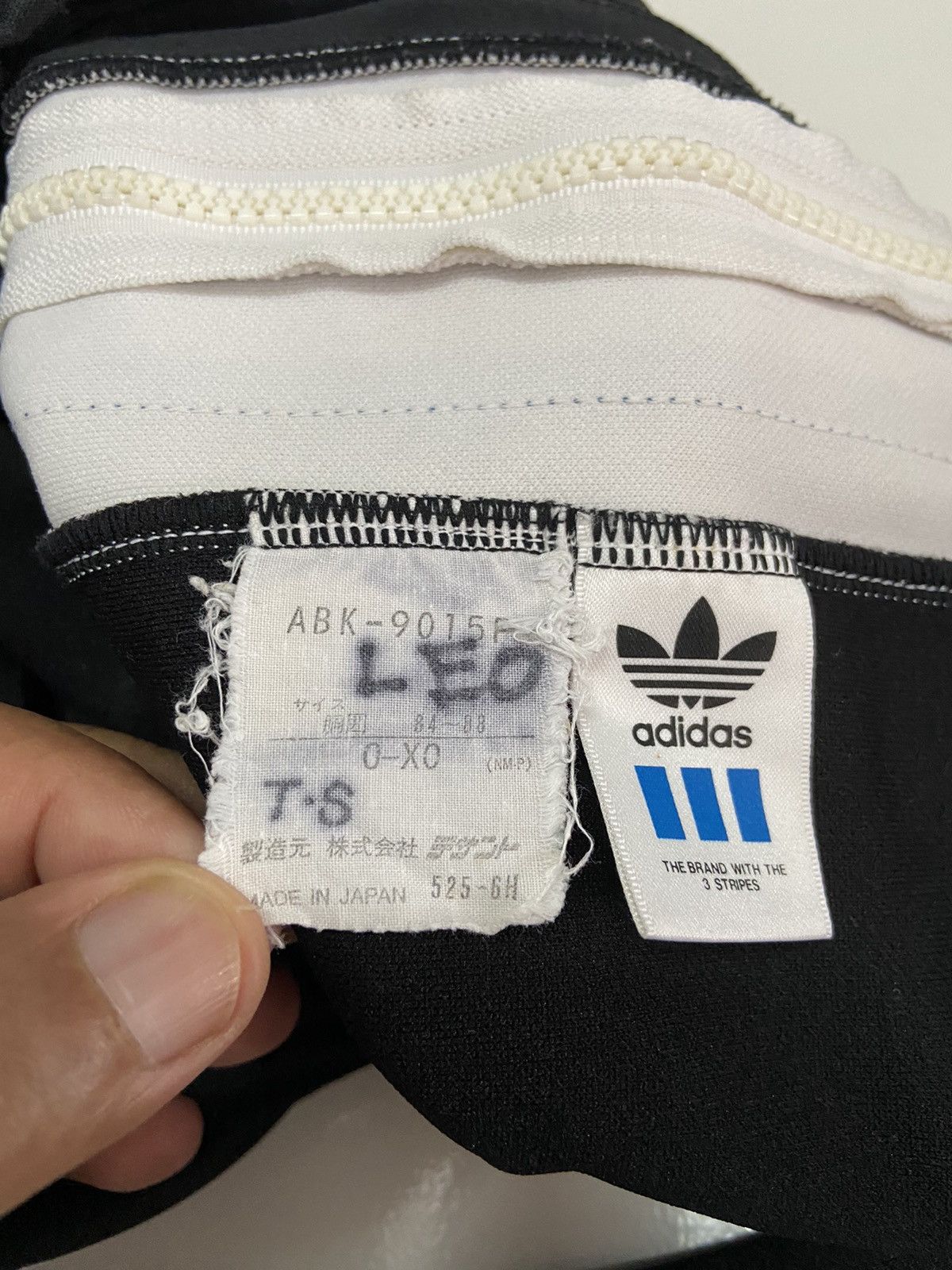 Adidas VINTAGE ADIDAS BASKETBALL ZIPPER TRACK PANTS Size US 36 / EU 52 - 8 Thumbnail