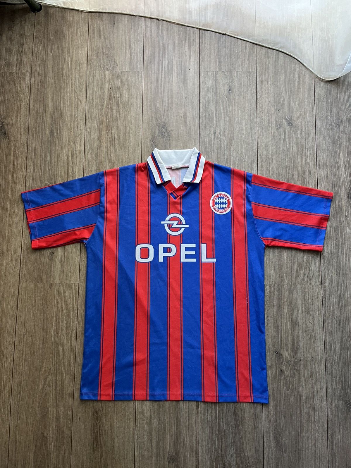 Vintage 1995-97 Bayern Munich Replica Home Shirt Scholl #7 - 9/10 Size US XL / EU 56 / 4 - 1 Thumbnail