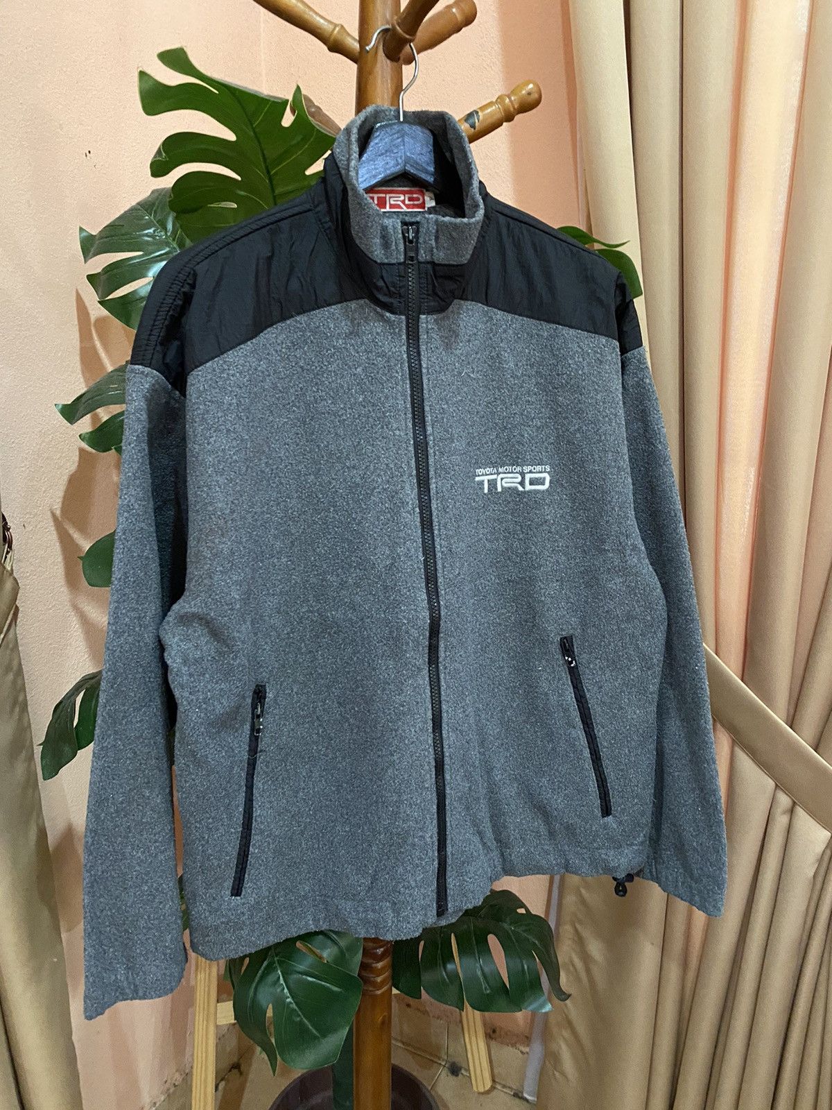 Vintage Toyota TRD Motorsport Grey Fleece Jacket – Vintage Racing Size US L / EU 52-54 / 3 - 3 Thumbnail