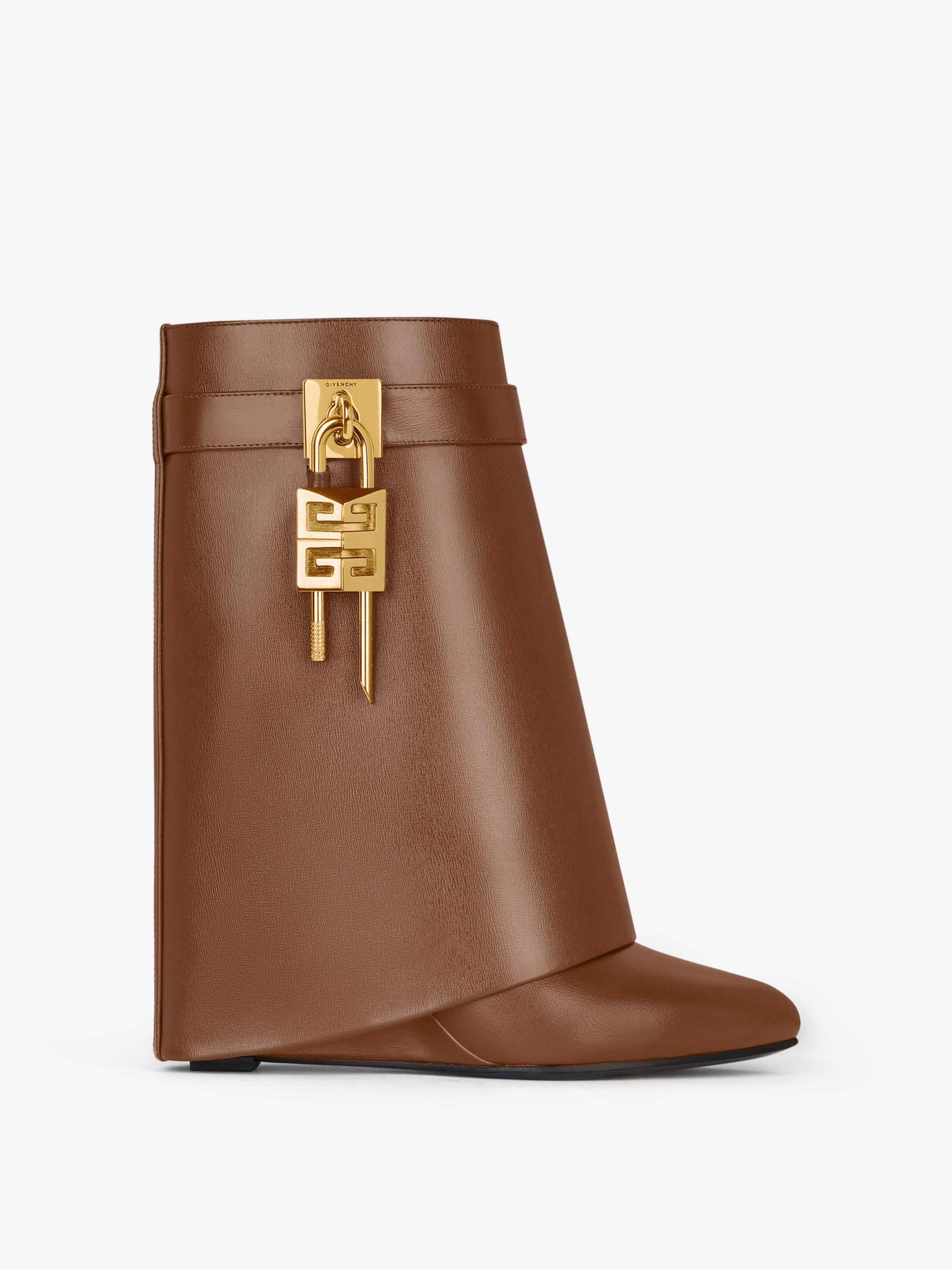 o1srvl11e0525 Shark Lock Ankle Boots 90mm in Walnut Brown