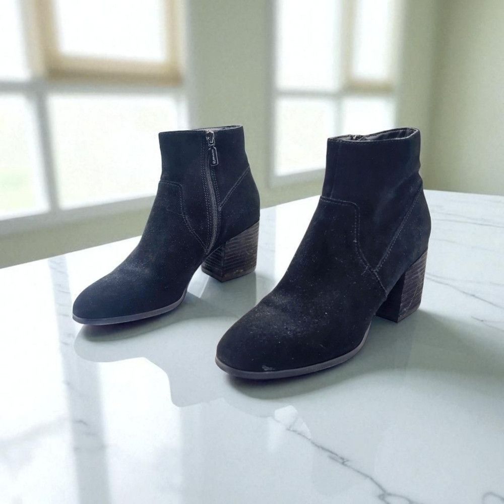 Blondo Blondo Sz 8.5 Black Suede Ankle Boots Rain B6913015 Size US 8.5 / IT 38.5 - 1 Thumbnail