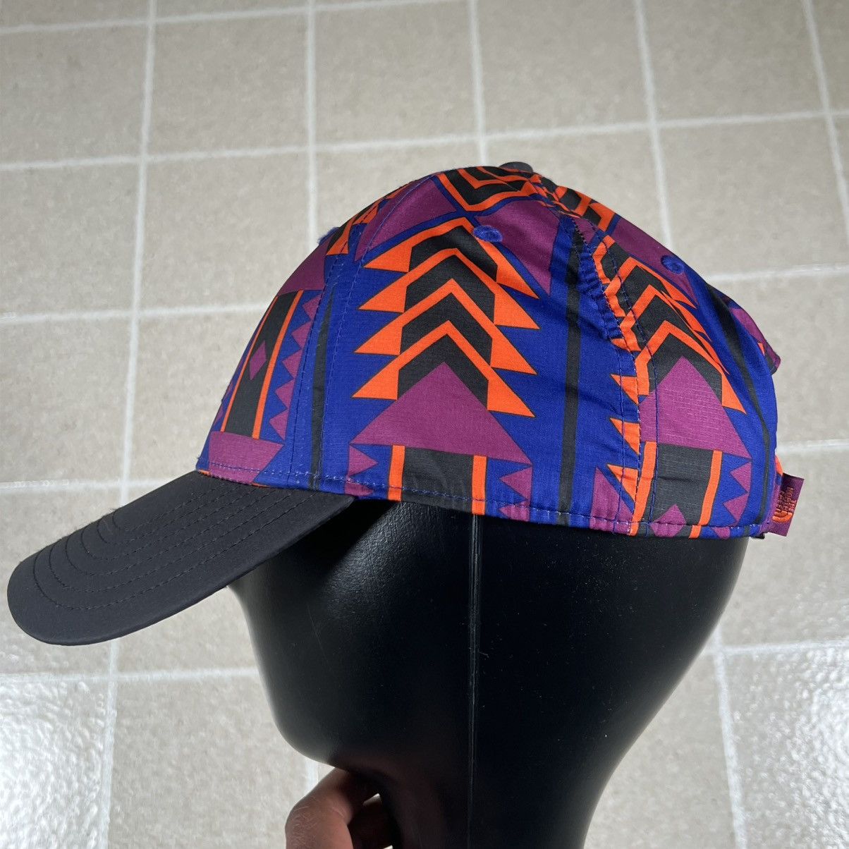 The North Face The North Face Classic Tech Hat Aztec Gorpcore Hiking Size ONE SIZE - 4 Thumbnail