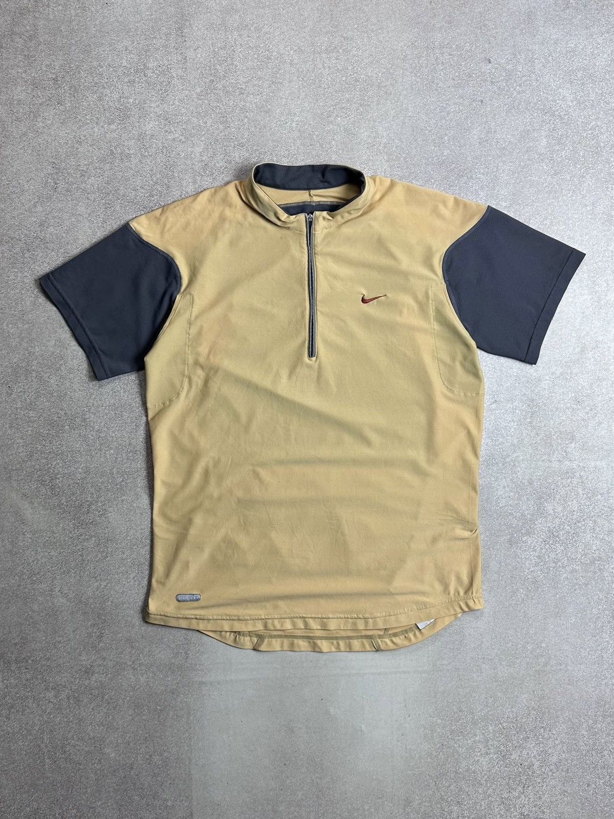 Nike Vintage Nike ACG Back Pocket Gorp T-shirt Y2K M Size US M / EU 48-50 / 2 - 1 Thumbnail