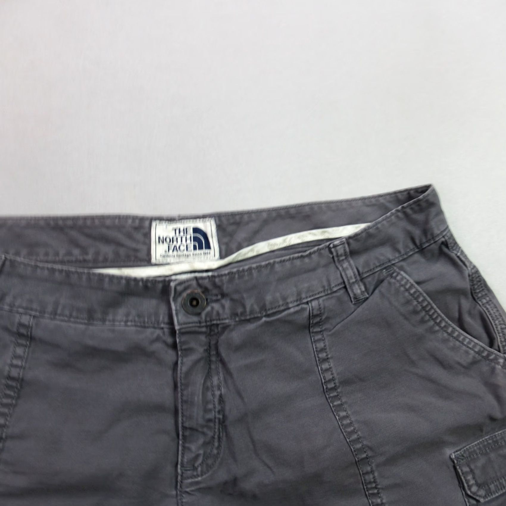 The North Face The North Face Shorts Womens 12 Casual Chino Pockets Lightweight Gray Casual Size 34" / US 12 / IT 48 - 2 Thumbnail
