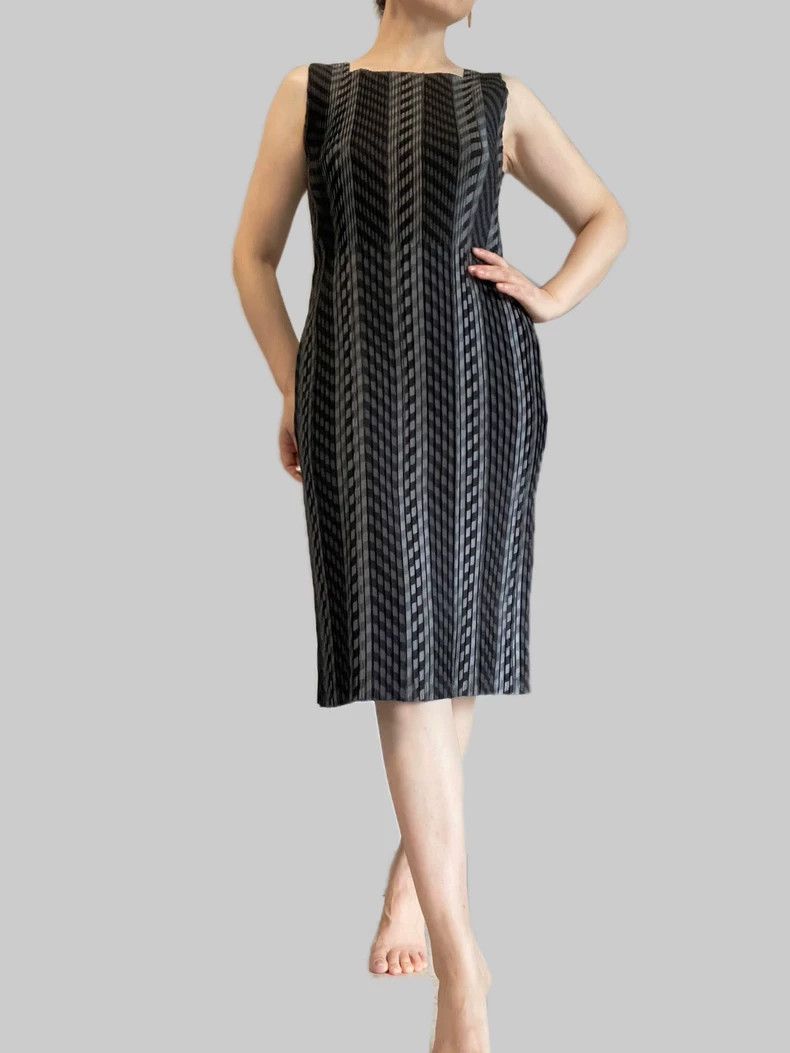 Issey Miyake Issey Miyake size:3 Black mainline dress Size S / US 4 / IT 40 - 2 Thumbnail