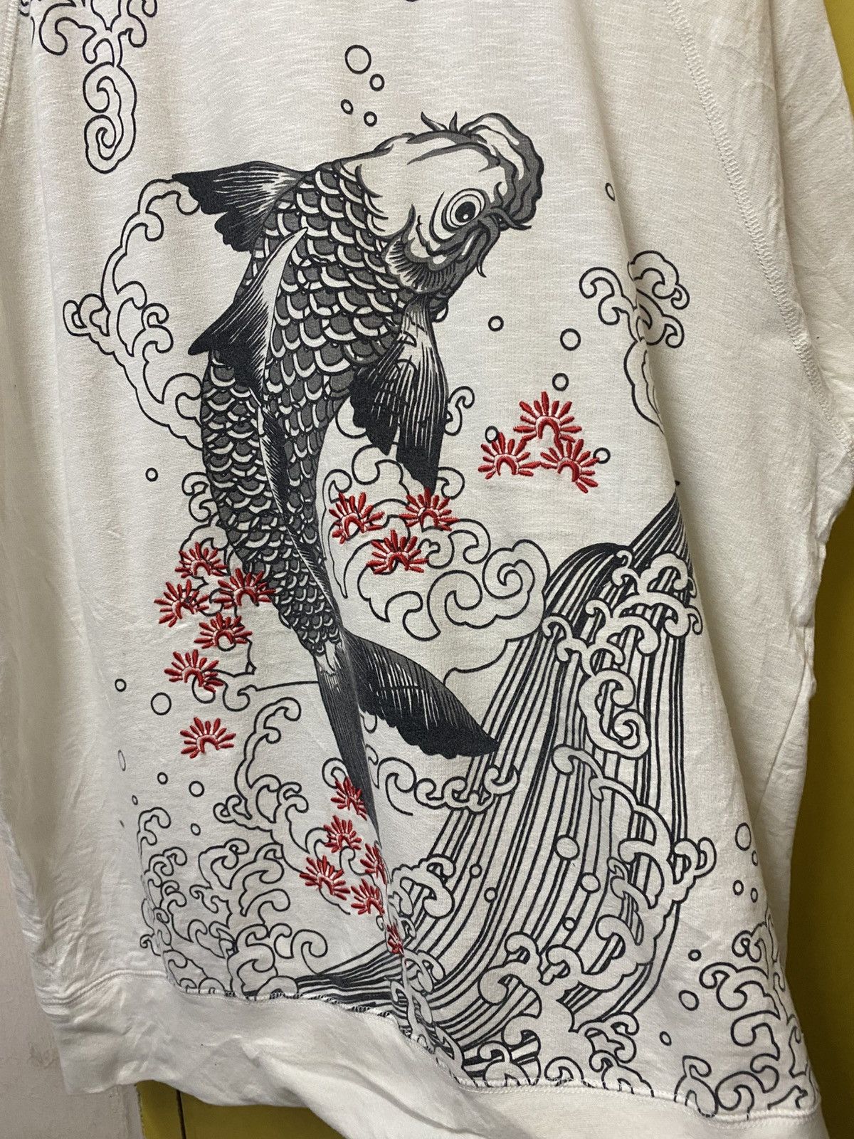 The Unbranded Brand Koi Fish Short Sleeve Zipper Size US XL / EU 56 / 4 - 4 Thumbnail