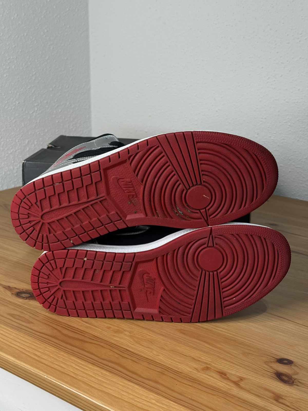 Jordan Brand × Nike Nike Air Jordan 1 Mid Johnny Kilroy Size US 9.5 / EU 42-43 - 6 Thumbnail