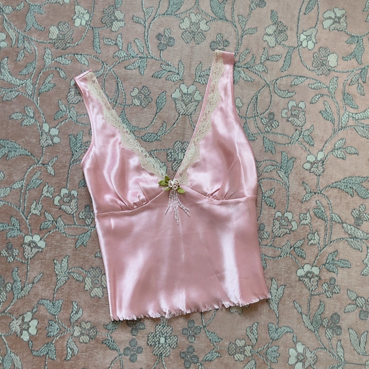 Victoria's Secret Romantic Pink Satin Top (Medium) Size M / US 6-8 / IT 42-44 - 9 Thumbnail