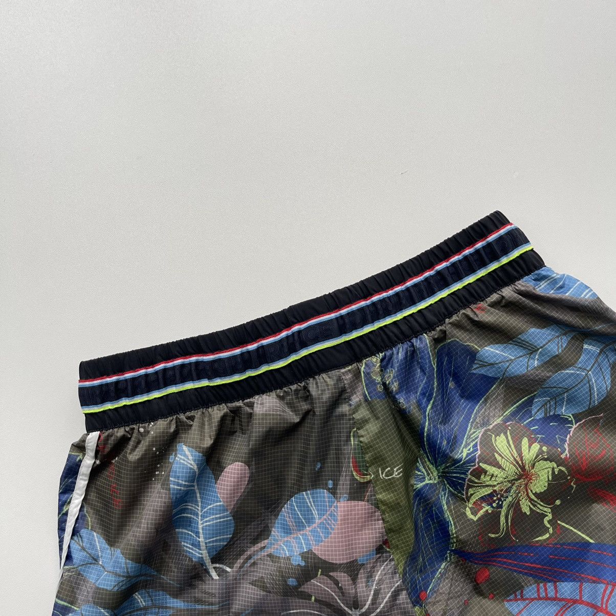 Bogner Bogner Fire+Ice Women Flowers Printed Shorts Size 28" / US 6 / IT 42 - 7 Thumbnail
