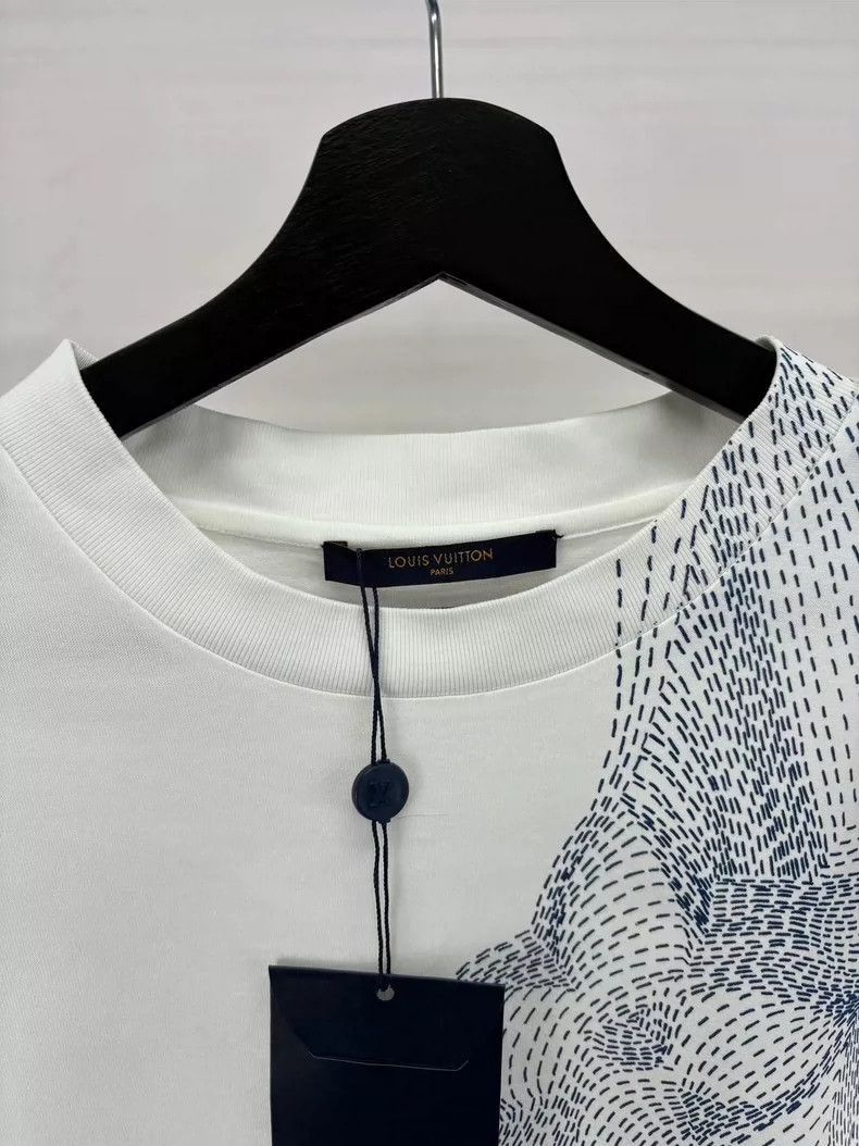 Louis Vuitton Louis Vuitton Short Sleeve Tshirt Size S-2506 Size US S / EU 44-46 / 1 - 4 Thumbnail