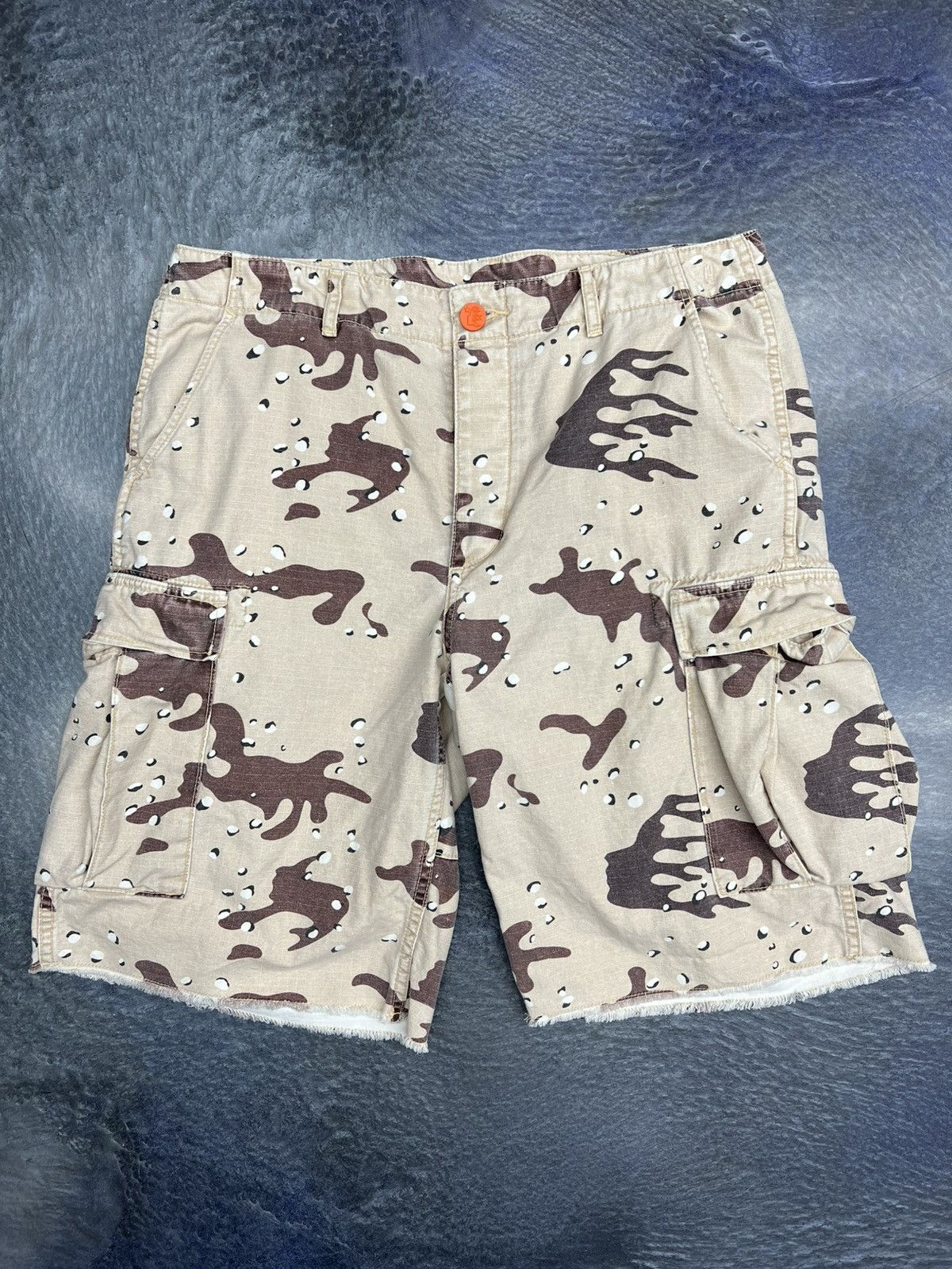 HELLSTAR Hellstar Desert Camo Cargo Shorts Size US 32 / EU 48 - 1 Thumbnail