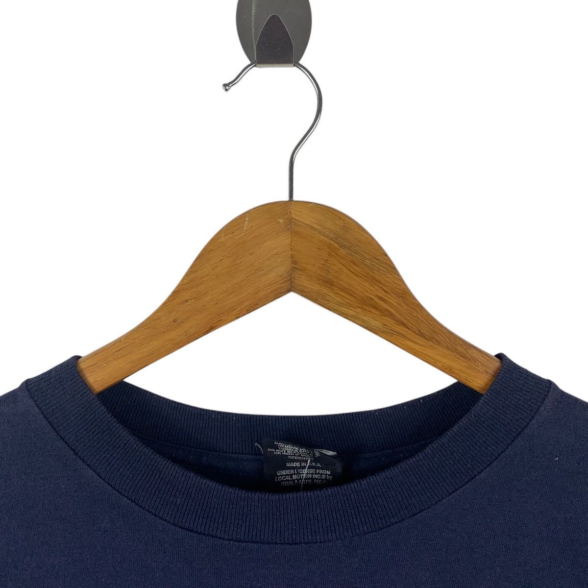 Vintage Vintage 90s LOCAL MOTION big logo back hit Surfing tee Size US L / EU 52-54 / 3 - 5 Thumbnail