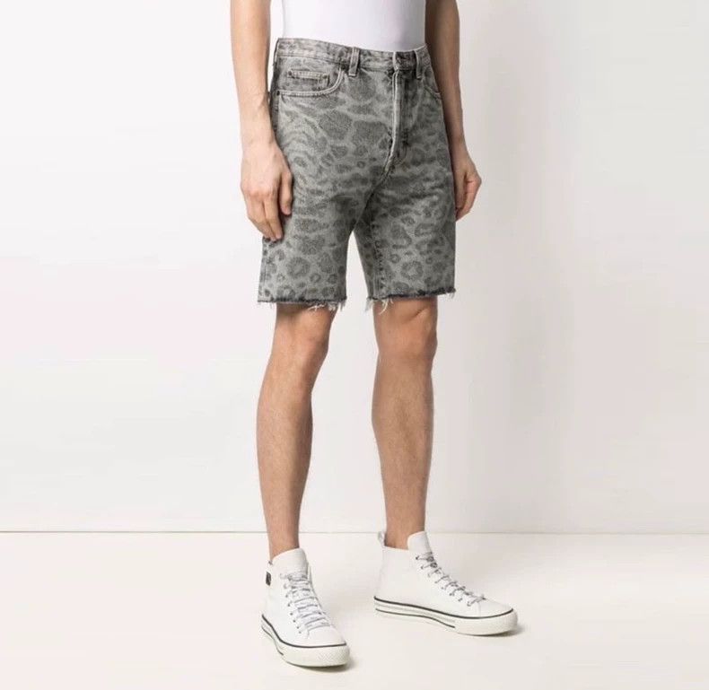 Saint Laurent Paris Saint laurent paris Gray Leopard Denim Shorts 2506-Nextarro Size US 31 - 3 Thumbnail