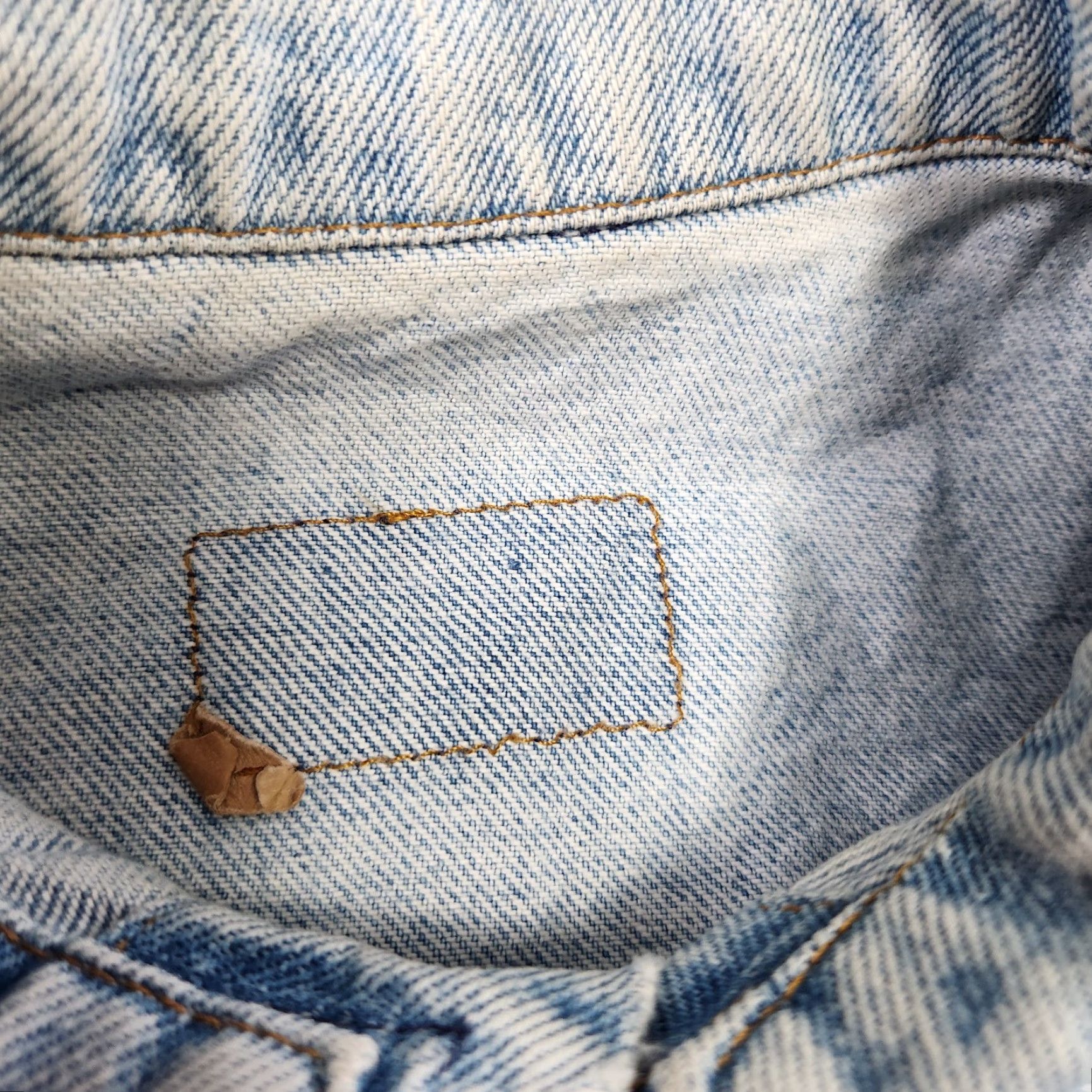 Levi's VINTAGE Levi's Denim Jacket Men Small Blue 80s 90s Trucker USA Made Leather? No Neck Tag Read Light Wash Size US L / EU 52-54 / 3 - 4 Thumbnail