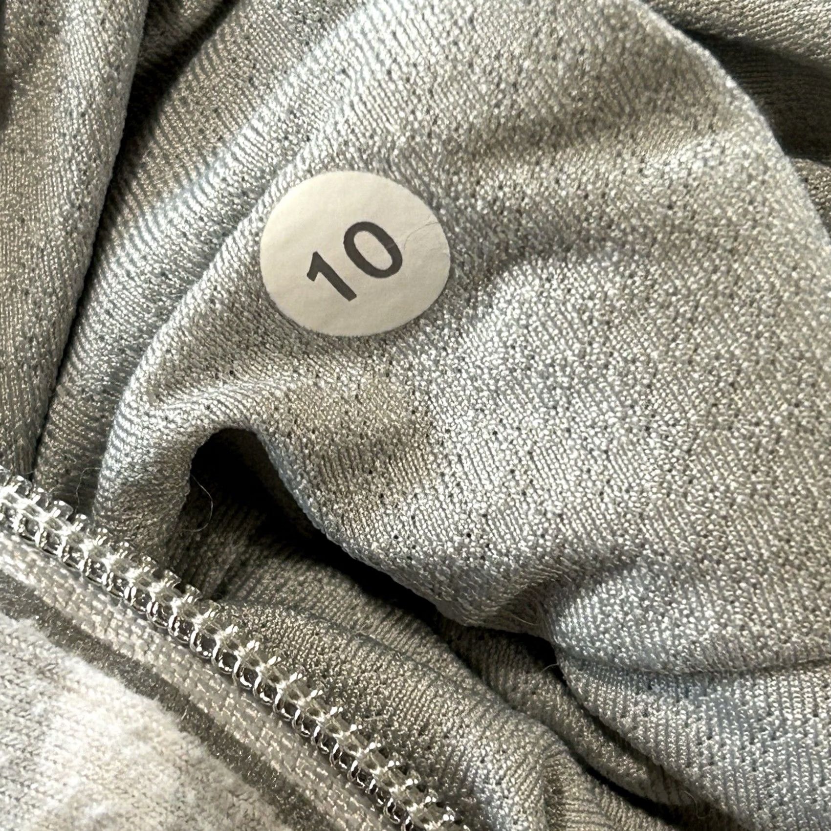 Lululemon Lululemon Run: Back On Track Pullover Striped Top Long Sleeve Women’s 10 Gray / White Hooded Size L / US 10 / IT 46 - 5 Thumbnail