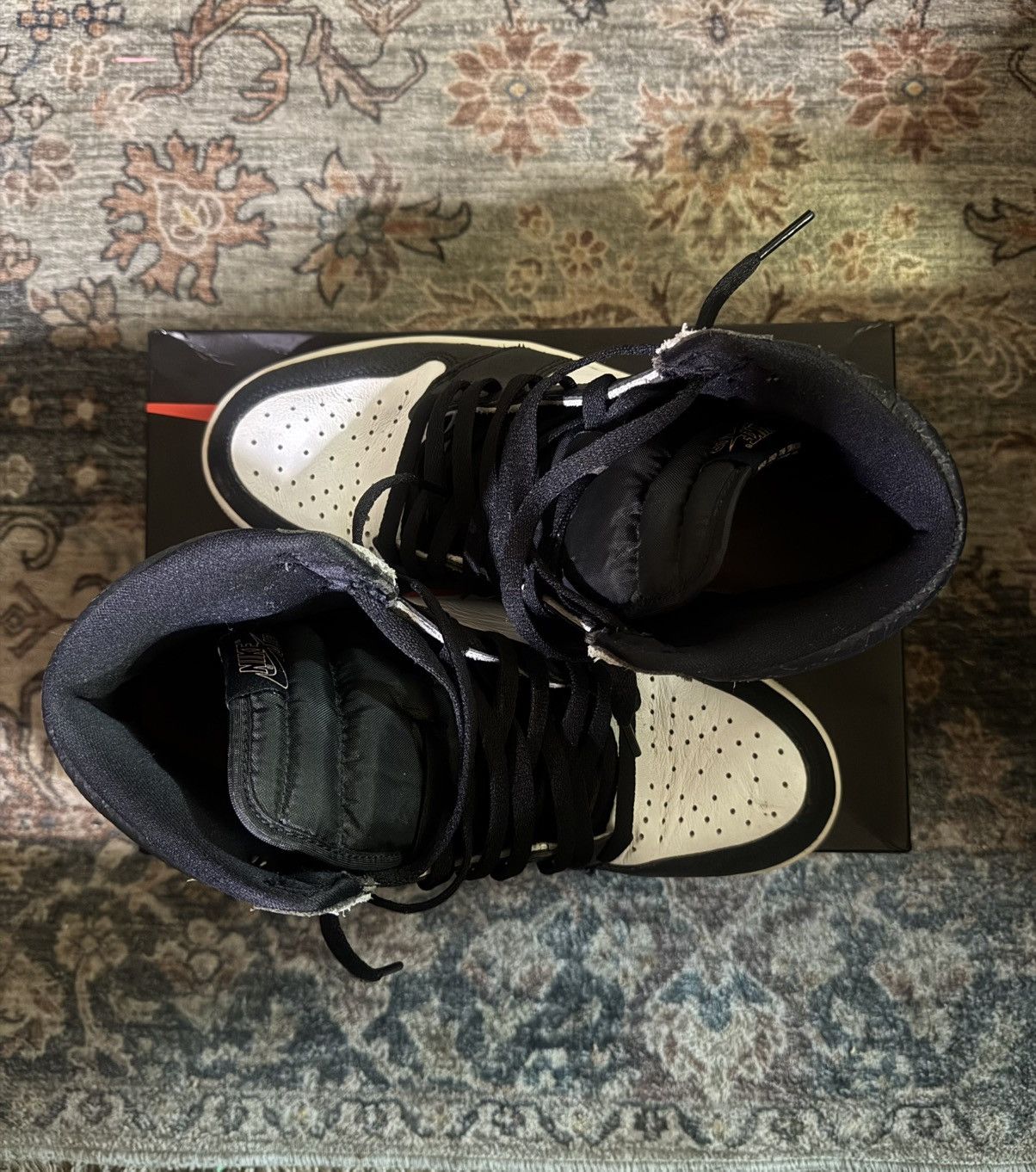 Jordan Brand Jordan 1s Bleach Coral Size US 9.5 / EU 42-43 - 2 Thumbnail