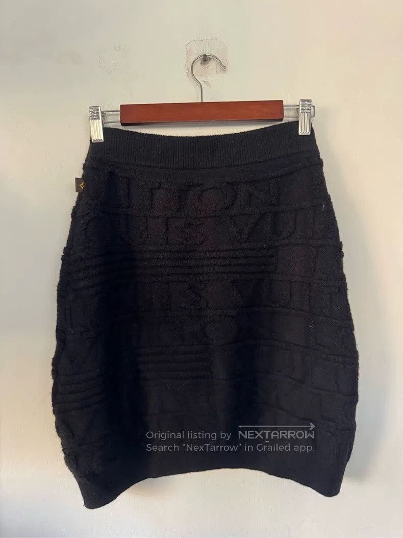 Louis Vuitton Louis Vuitton size s Black knit hip skirt Size 24" / US 00 / IT 34 - 4 Thumbnail