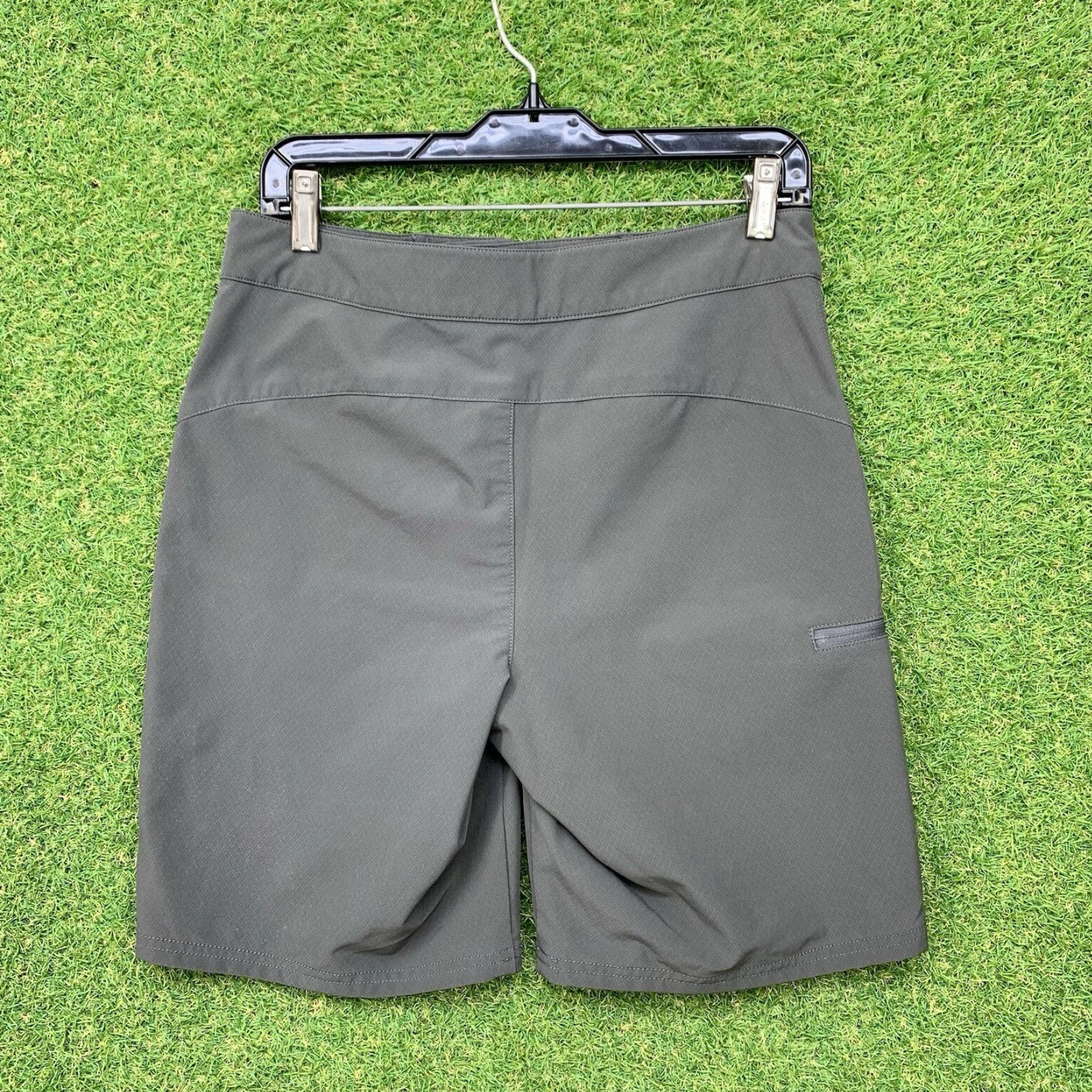 Vineyard Vines Vineyard Vines Mens 28 On The Go Short Gray Chino Performance Golf Shorts Swim Short Size US 28 / EU 44 - 2 Thumbnail