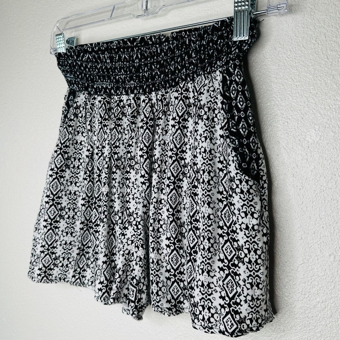 Other Aqua Black & White Diamond Print Pocketed Short Shorts M Size 28" / US 6 / IT 42 - 3 Thumbnail