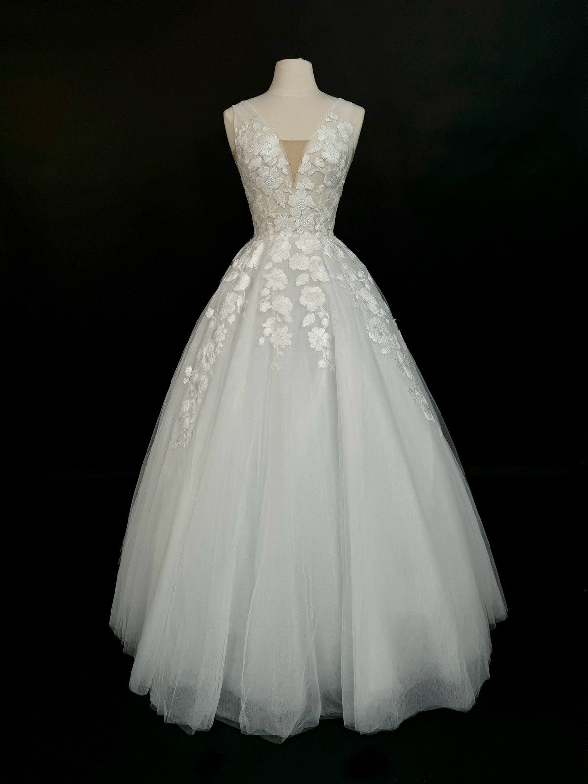 Other Brand New US 6 Anna Augusta Embroidered Lace Evening Gown Size M / US 6-8 / IT 42-44 - 2 Thumbnail