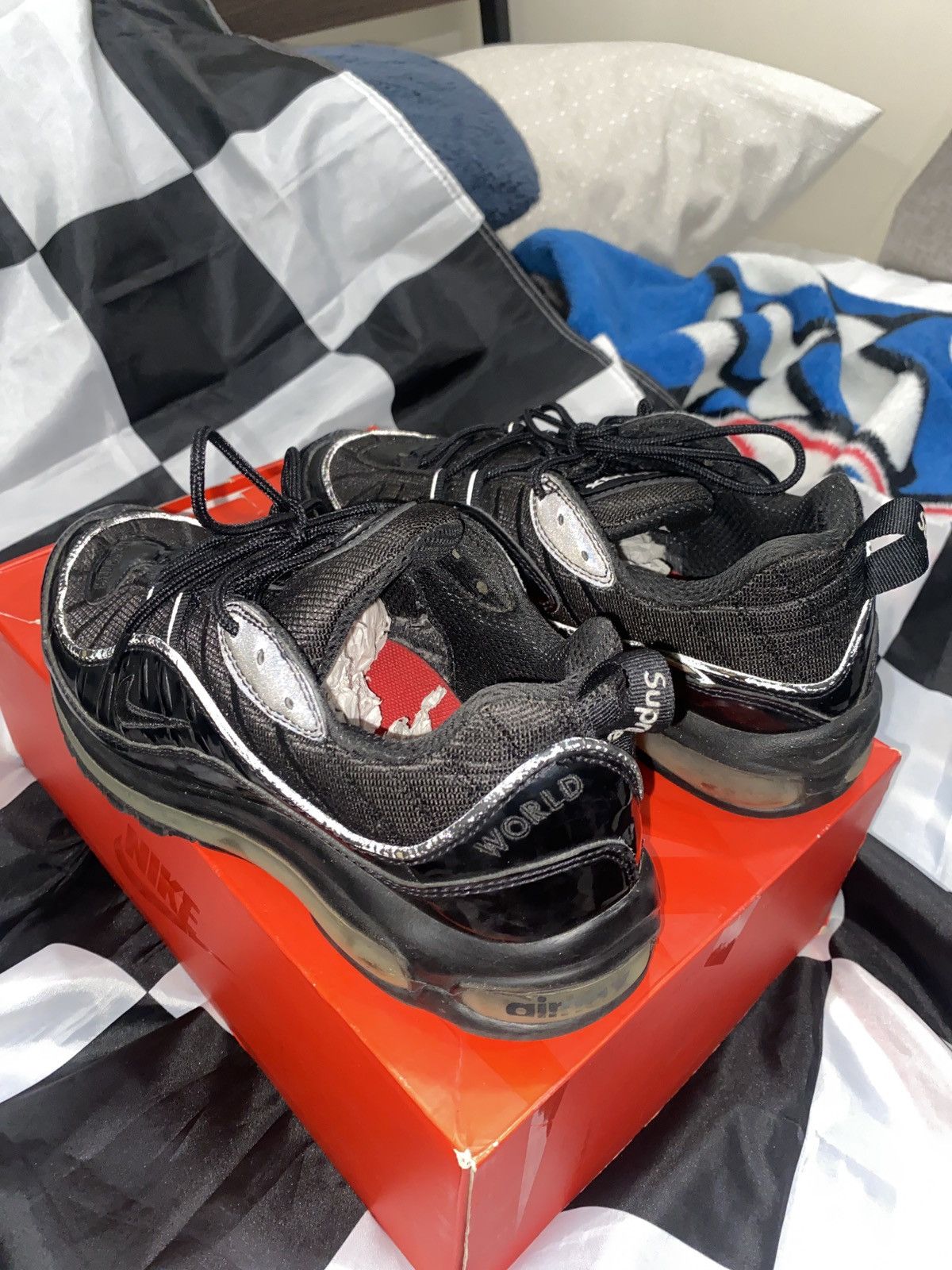 Nike × Supreme Nike x Supreme Air Max 98 size 9 Size US 9 / EU 42 - 3 Thumbnail