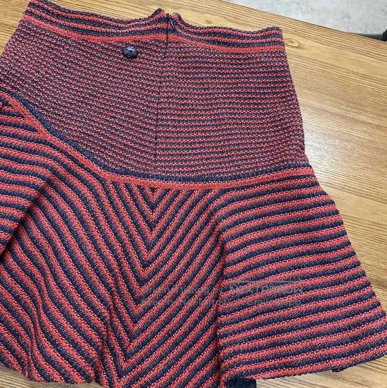 Chanel Chanel Red Striped Wool Mini Skirt . Size 24" / US 00 / IT 34 - 7 Thumbnail