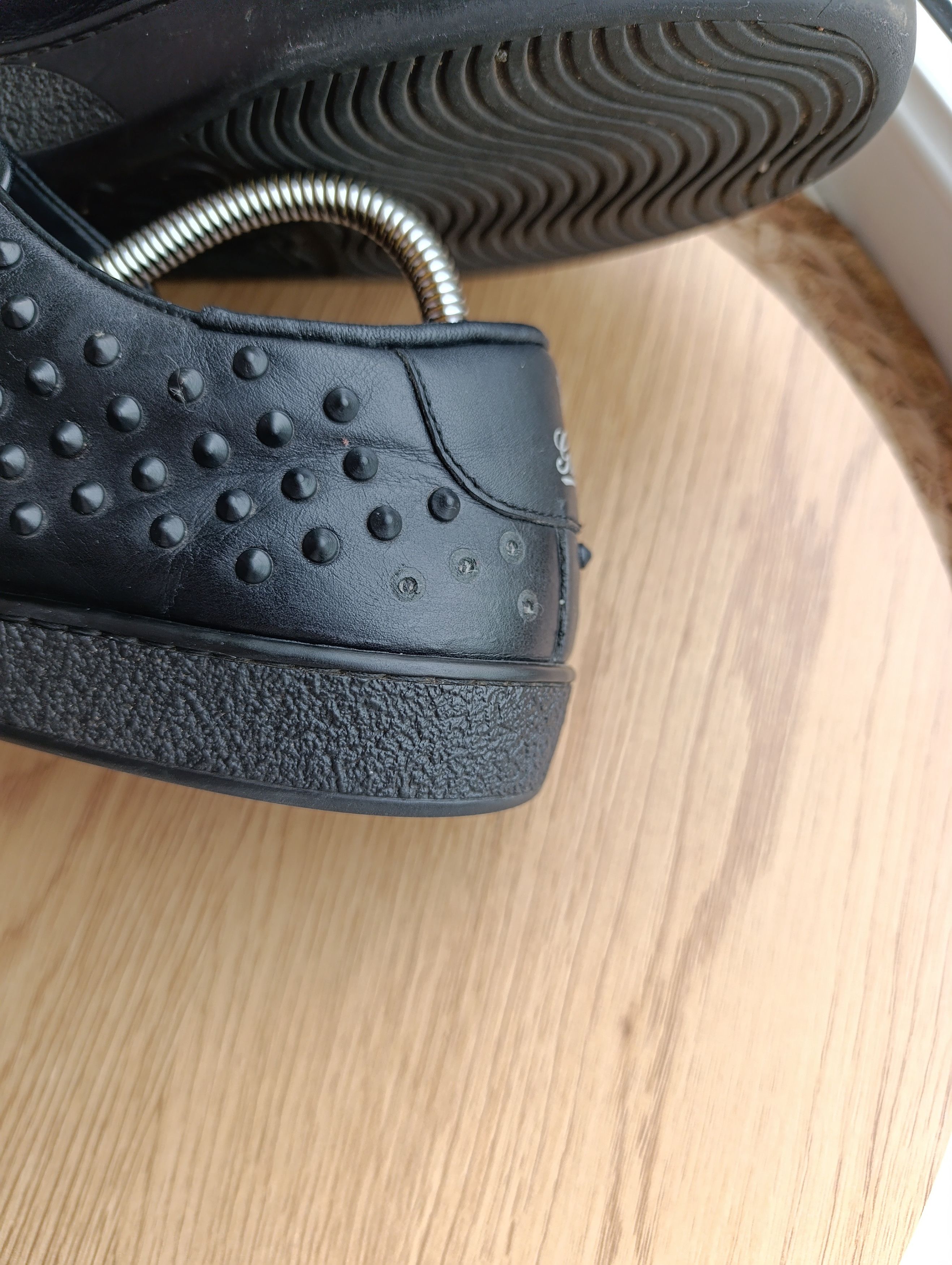 Designer Gucci Black Leather Studded Spikes Sneakers Trainers Shoes Size US 8 / EU 41 - 8 Thumbnail