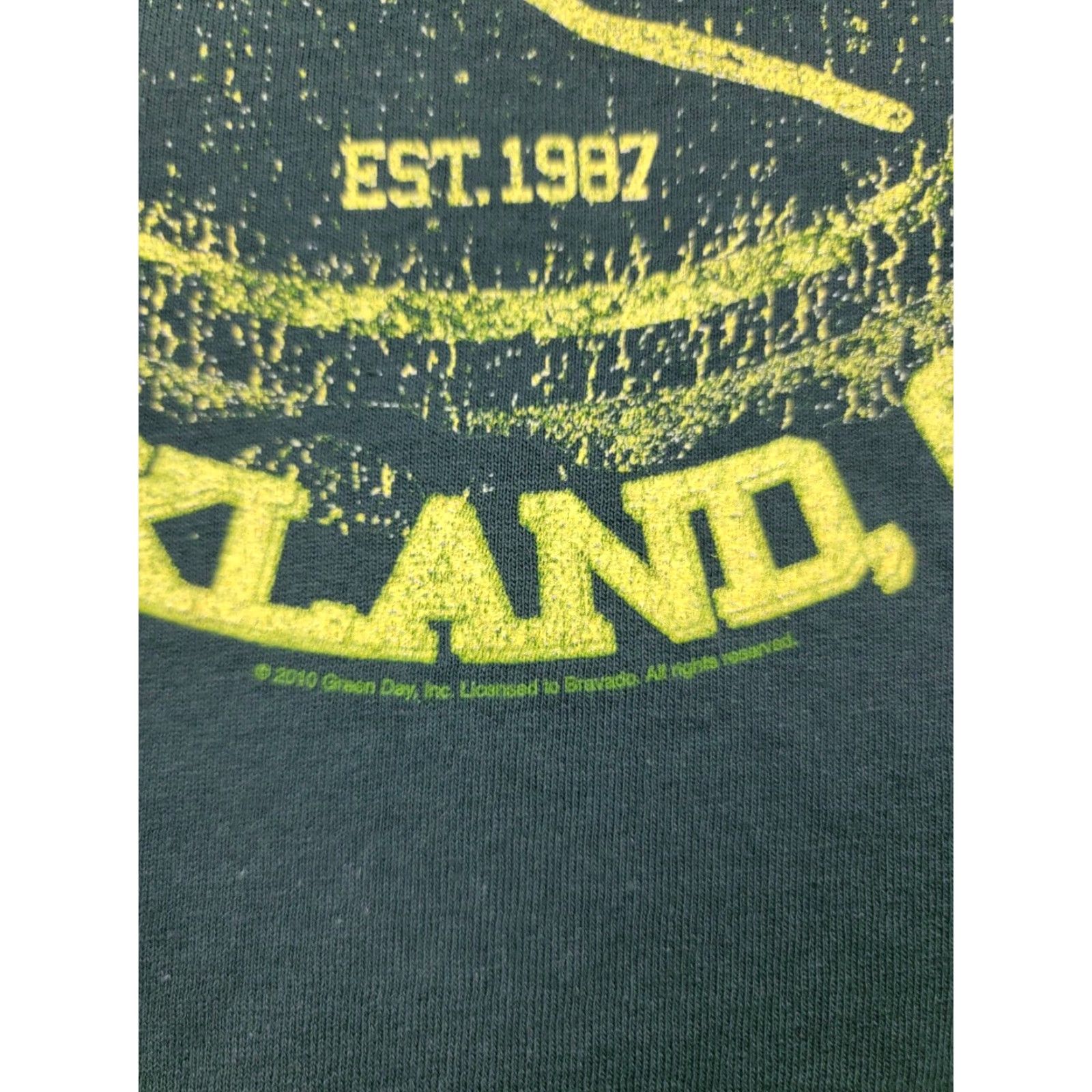 Logo 7 Green Day Shirt Adult XL Green Oakland CA Logo Sneakers Y2K Rock 2010 Alstyle Shirt XL Men Green Day Shirt 90s Music Rock T-Shirt Mens Size US XL / EU 56 / 4 - 3 Thumbnail