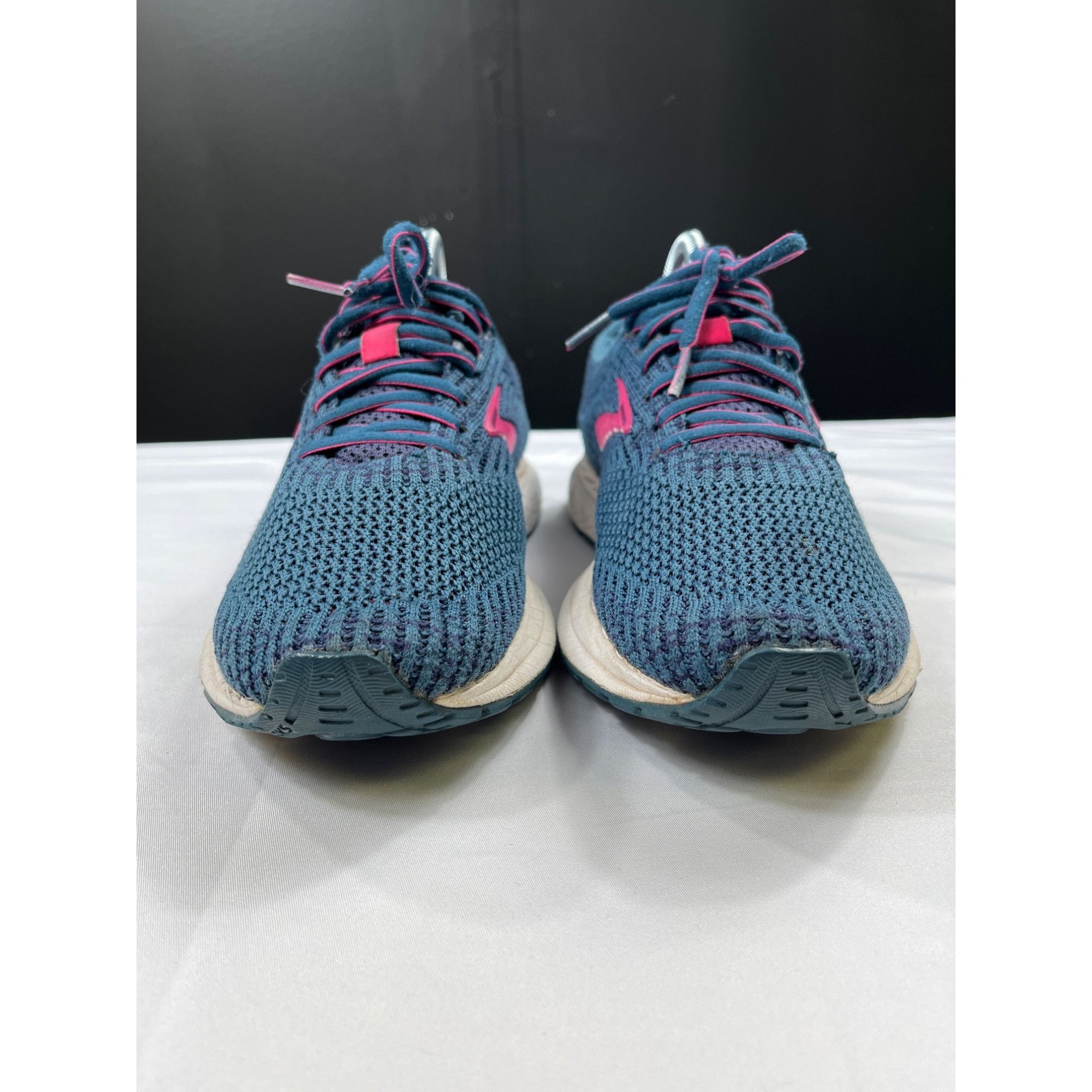 Brooks Brooks Womens Blue Pink Revel 3 Running Shoes Size 8 SKU 745 Size US 8 / IT 38 - 4 Thumbnail