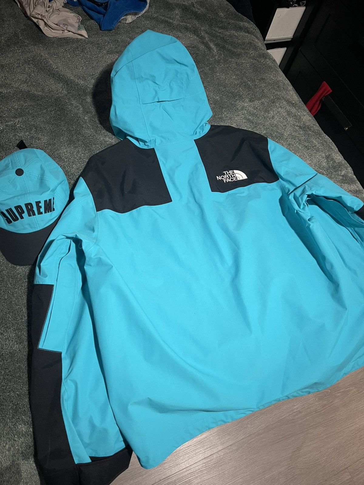 Supreme × The North Face Supreme x TNF arc logo set Size US XL / EU 56 / 4 - 6 Thumbnail