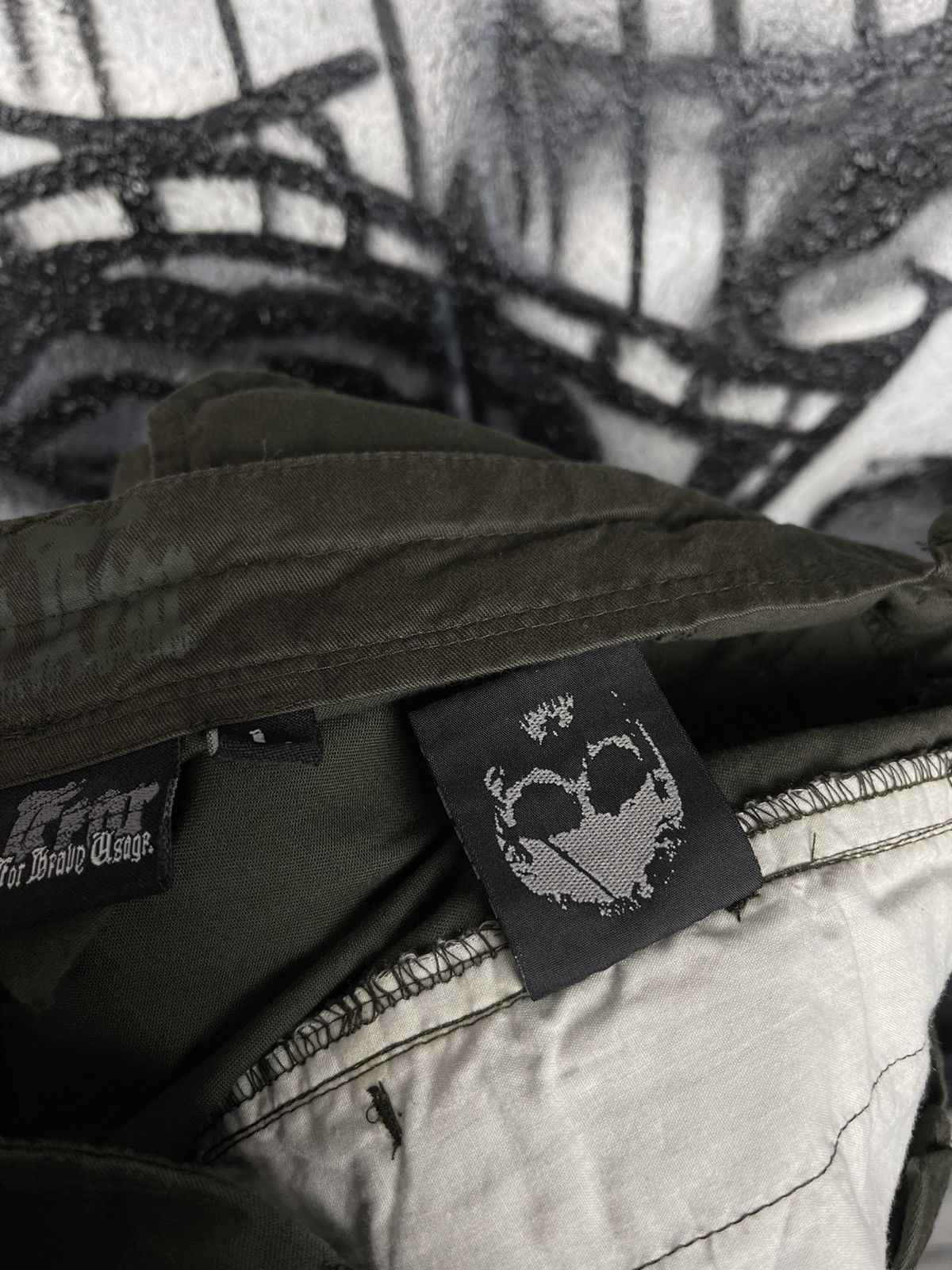 No Fear × Vintage Y2K No Fear Skull Embroidered Logo Cargo Pants Men’s Size L Size US 33 - 13 Thumbnail