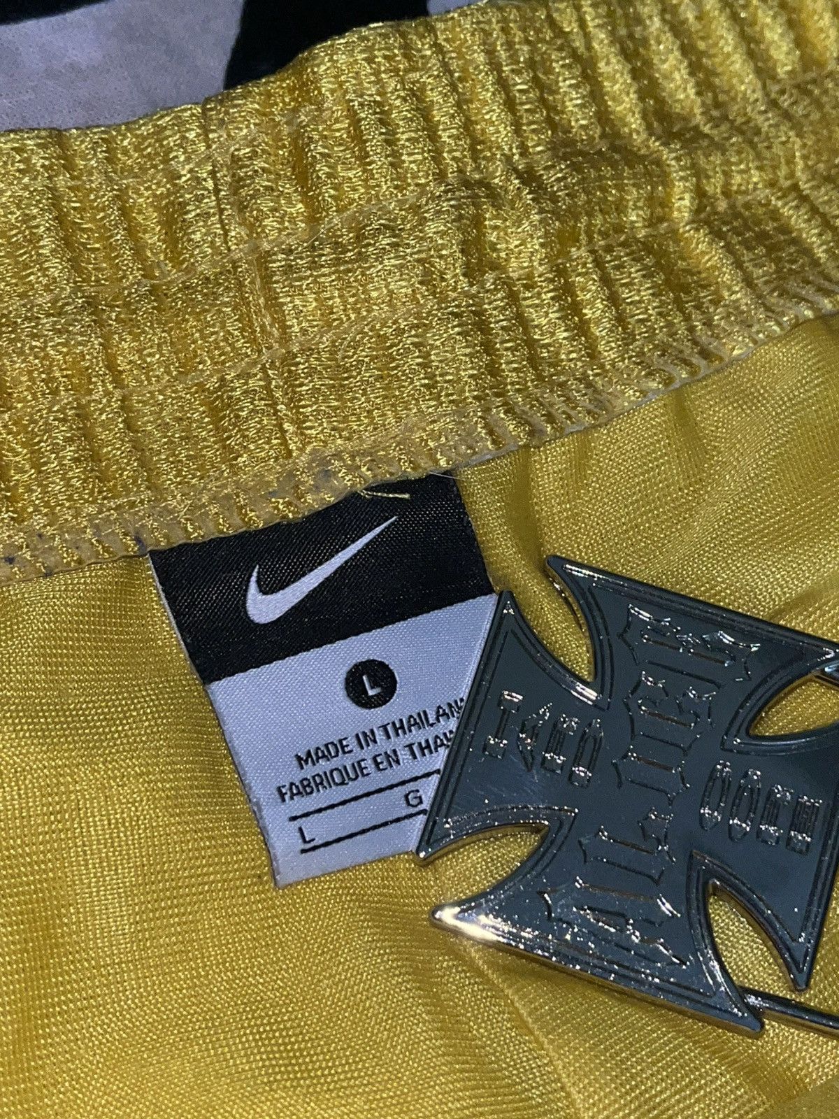 Nike Crazy Y2K Satin Shiny Dazzle Baggy Nike Basketball Shorts Size US 34 / EU 50 - 4 Thumbnail