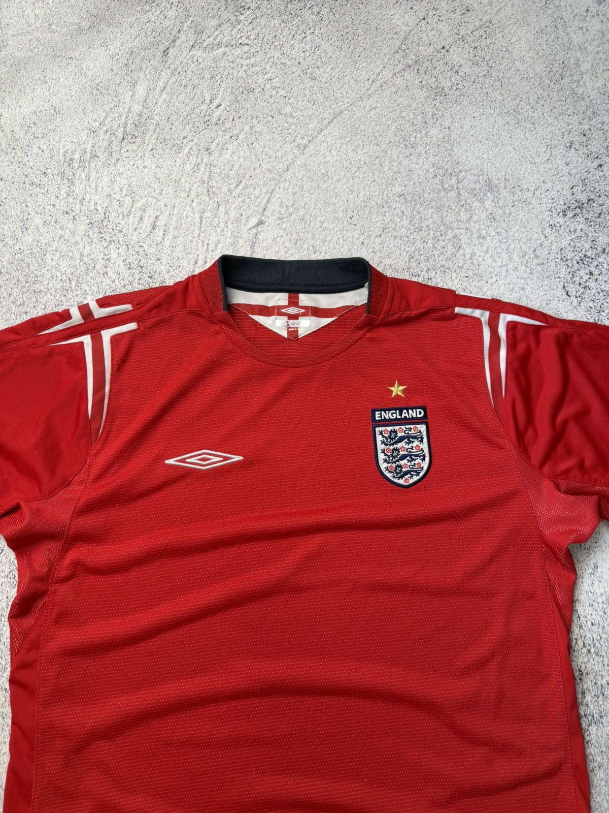 Umbro England football shirt 2004 Jersey Umbro Soccer Vintage Size US L / EU 52-54 / 3 - 5 Thumbnail
