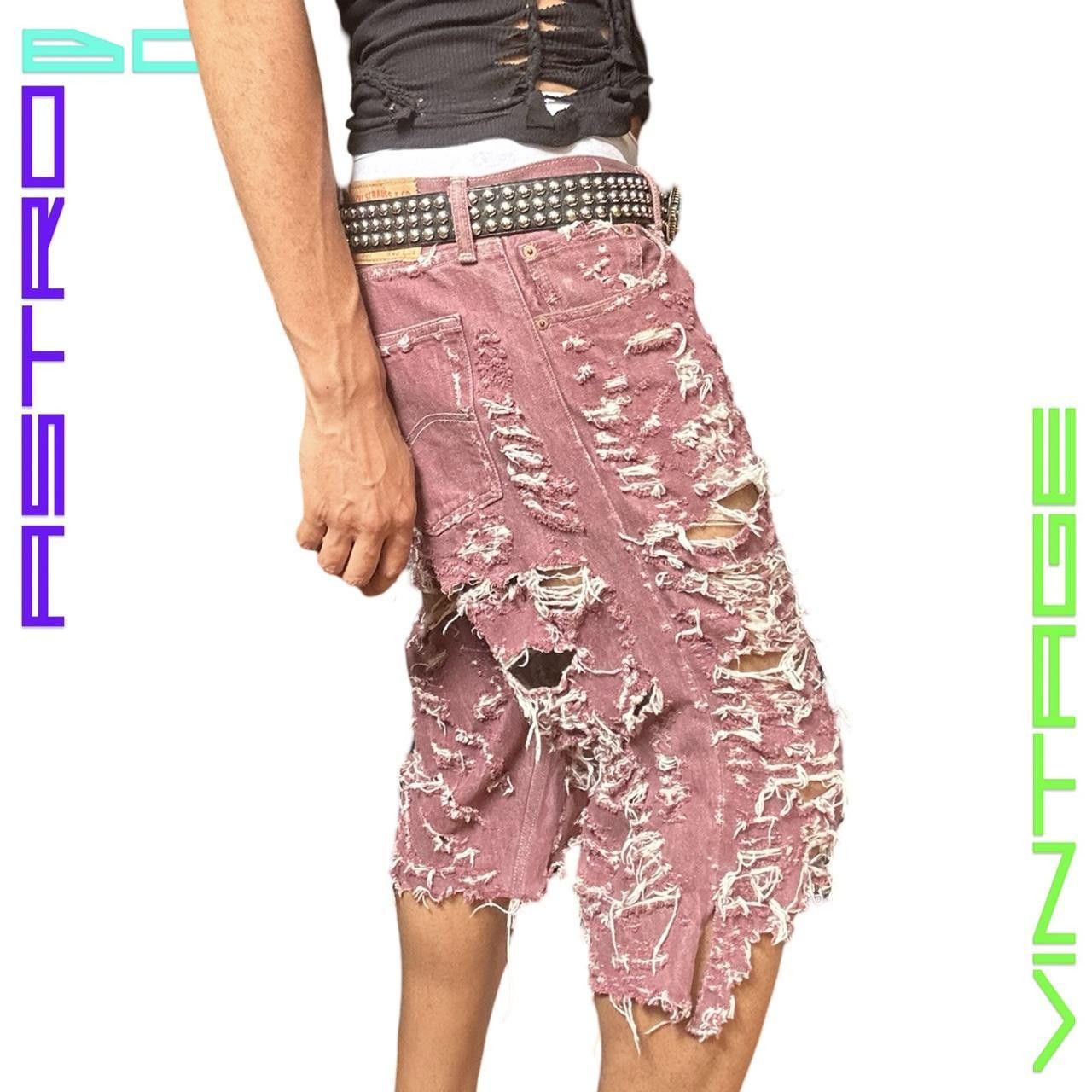 Levi's ASTROBOI* LEVIS RED RIPPED DISTRESSED DENIM SHORTS _ 40" Size US 40 / EU 56 - 3 Thumbnail