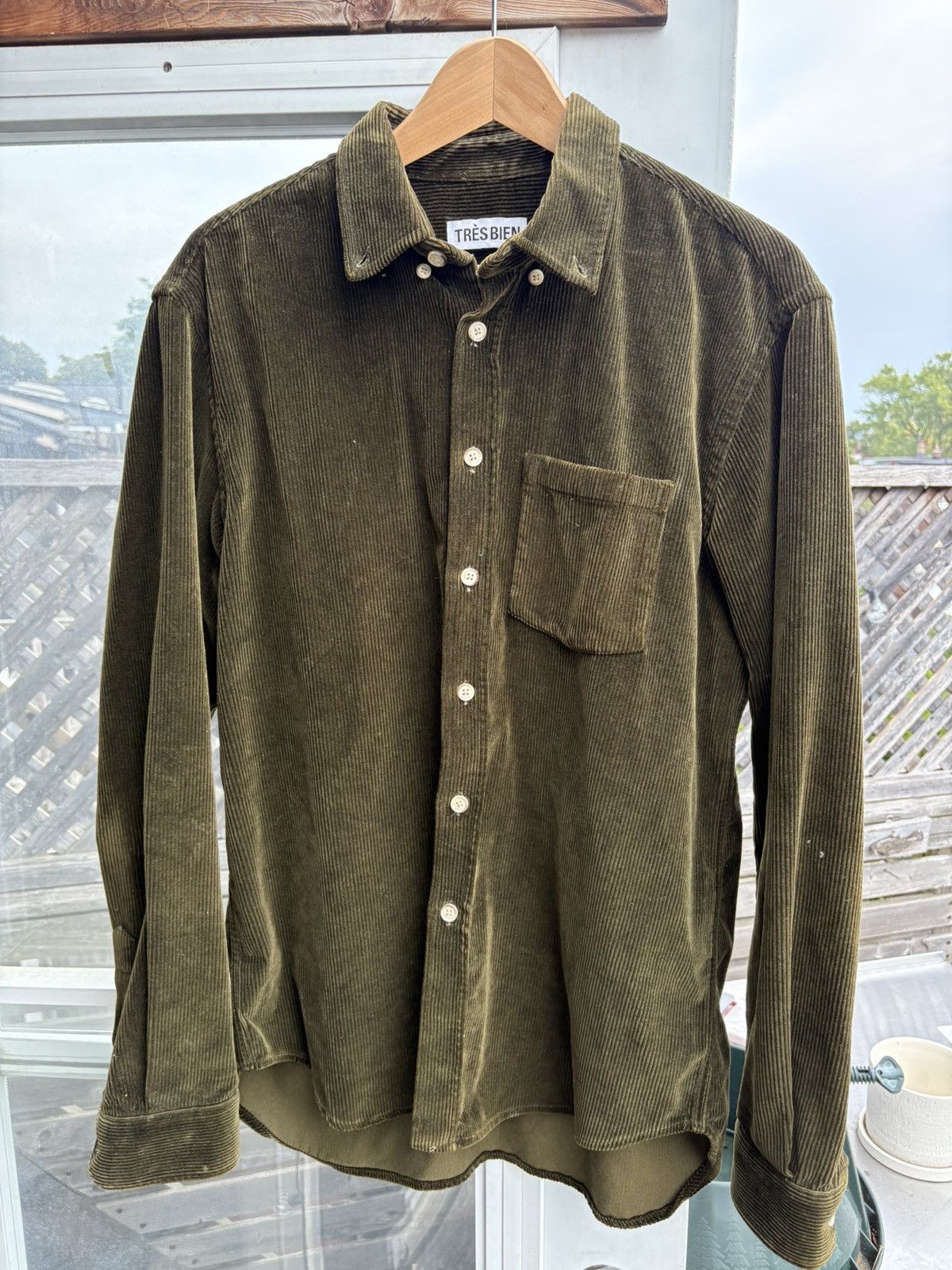Tres Bien Tres Bien green corduroy button up shirt Size US M / EU 48-50 / 2 - 1 Thumbnail