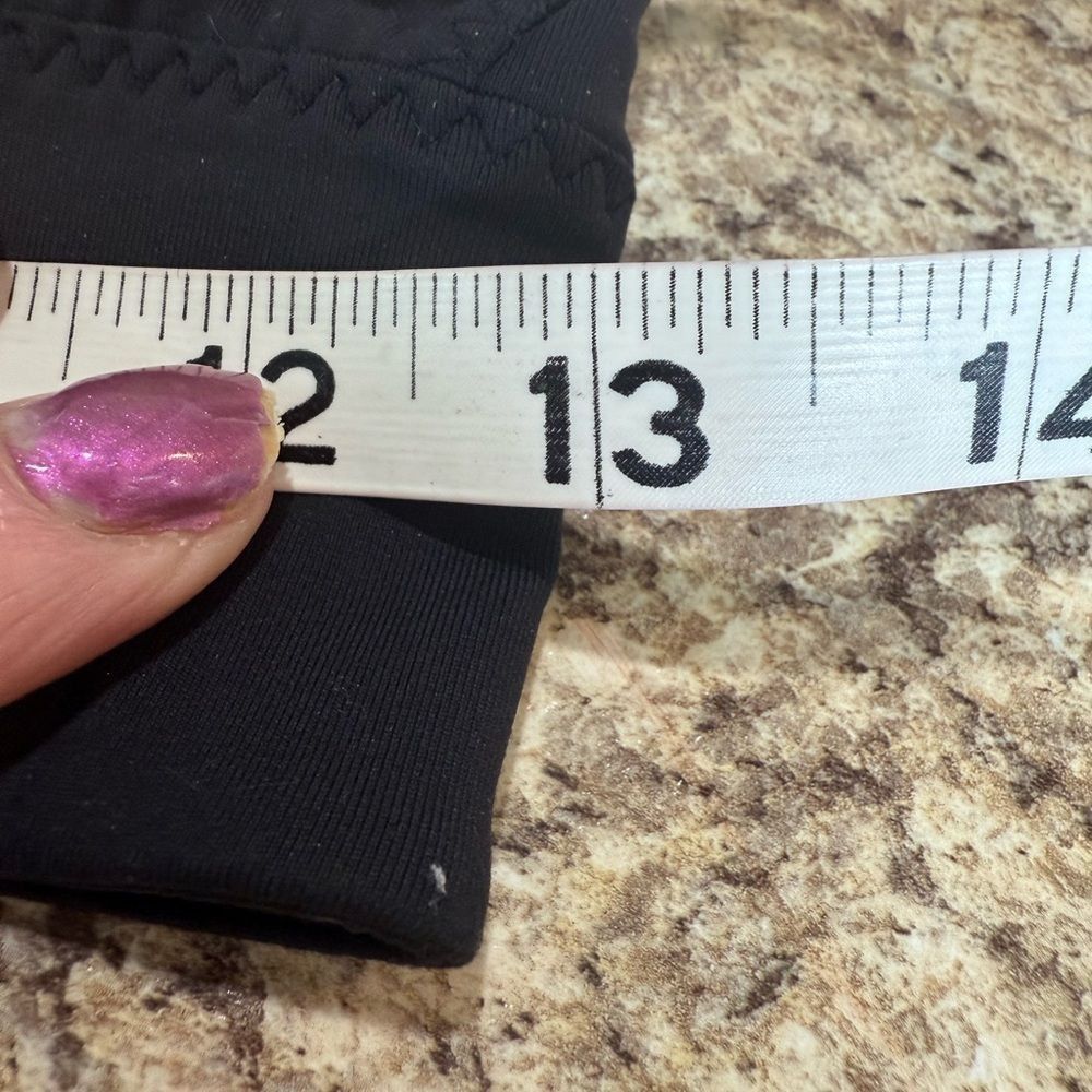 Lululemon Lululemon black athletic bra snaps in the back razor back si Size M / US 6-8 / IT 42-44 - 8 Thumbnail