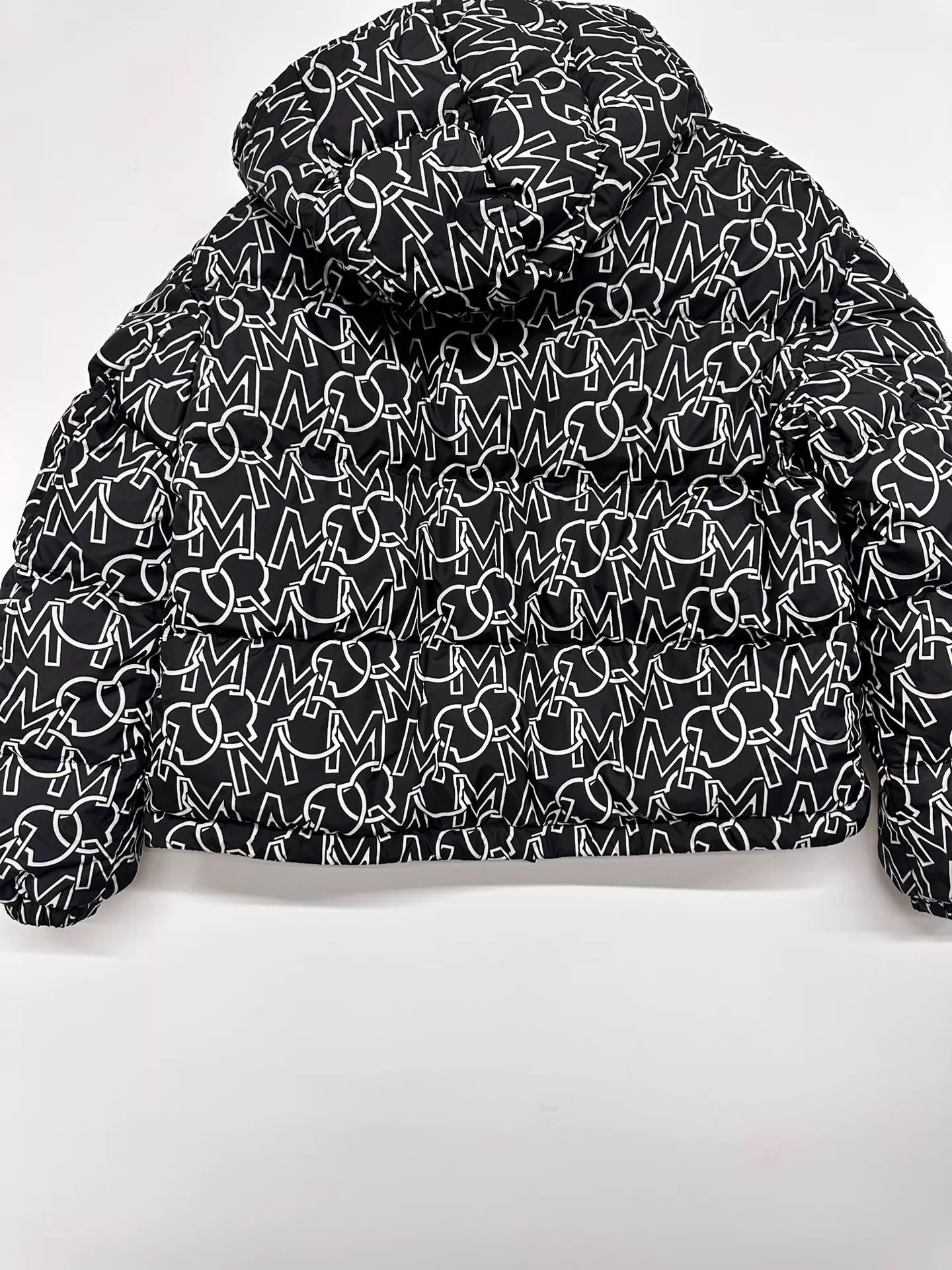 Moncler Moncler down jacket size 2 Size XS / US 0-2 / IT 36-38 - 2 Thumbnail