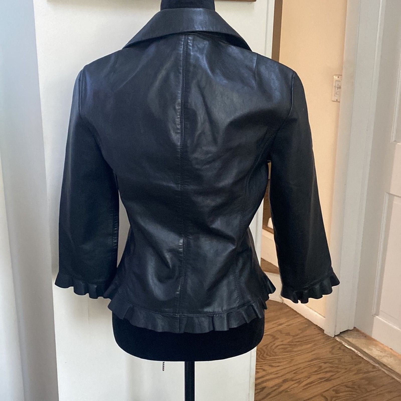 Bcbgmaxazria BCBGMaxazria Black Leather Jacket Size Small Size S / US 4 / IT 40 - 2 Thumbnail